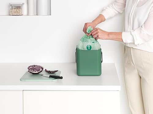 Miniatura 8 de Brabantia Sort & Go - Bote de basura para alimentos (1.6 galonesverde abeto) Pequeño organizador de abono de cocina con asa y tapa extraíble, fácil