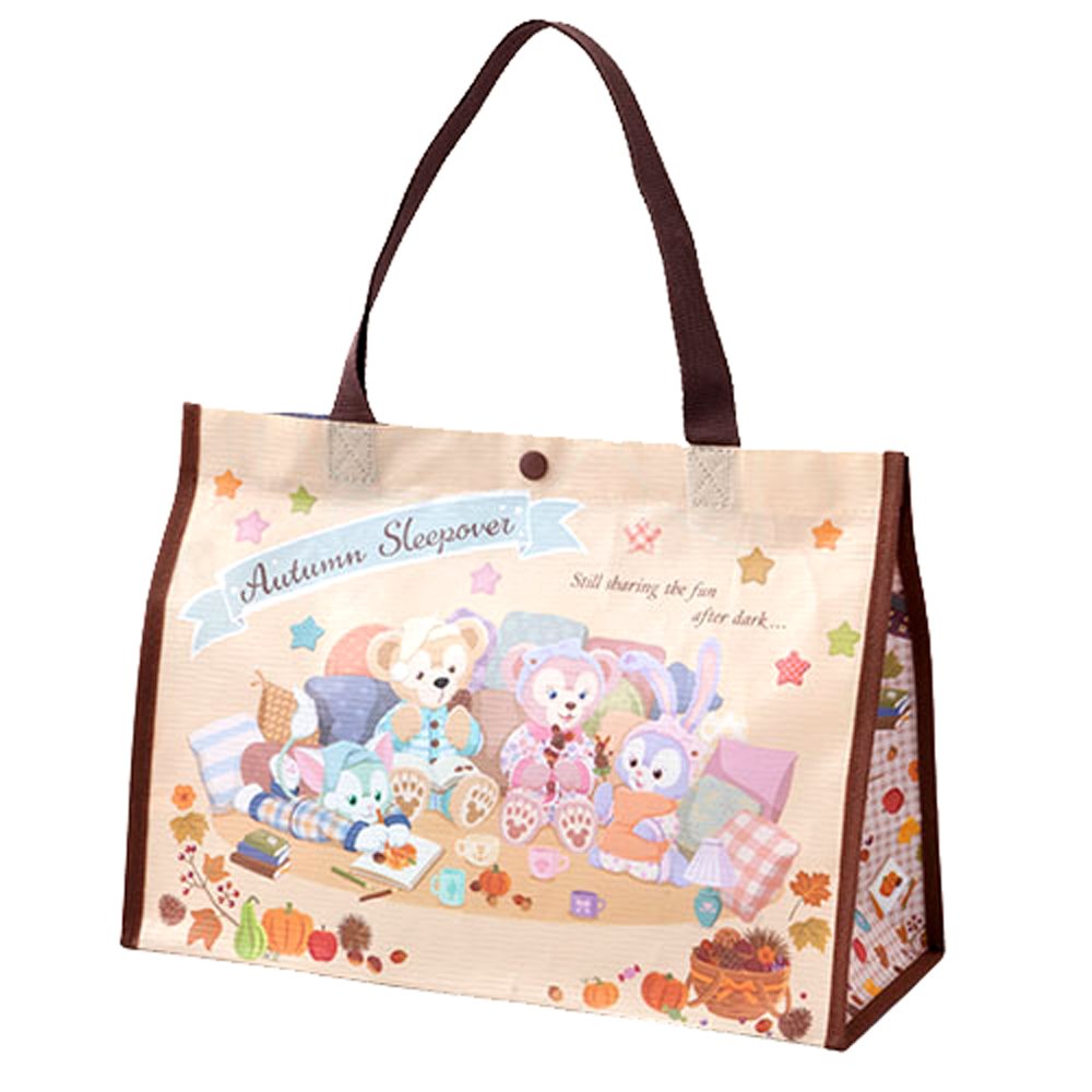 Disney - ディズニーシー オータムスリープオーバー クッション &amp; トートバック Amazon.co.jp: ダッフィー＆フレンズ クッション ダッフィーの