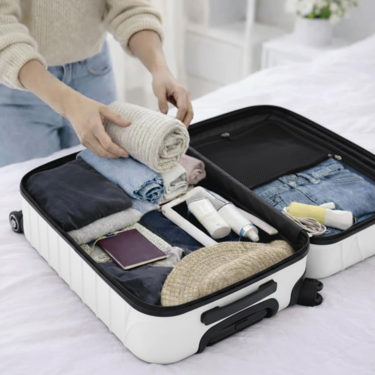 Mala de Viagem de Bordo Silent Noronha 10kg - Padrão ANAC | Rígida em ABS | 4 Rodas Duplas 360° | Cadeado Numérico Integrado | Leve e Resistente (Branco)