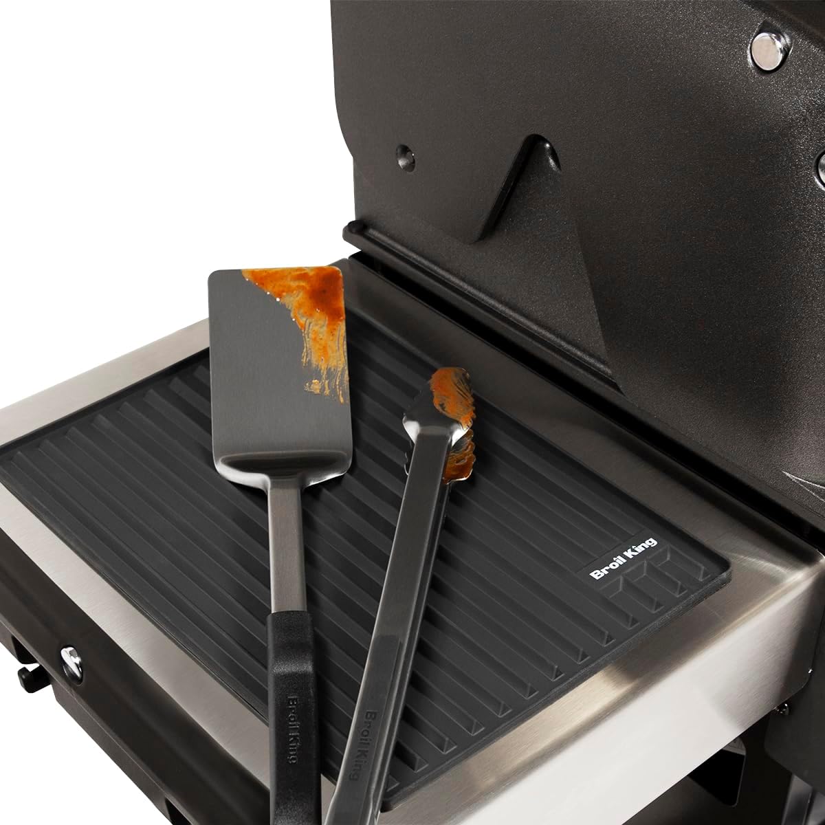 Broil King 60007 Silicone Side Shelf Mat, Magnetic Design Regal Pellet, Black