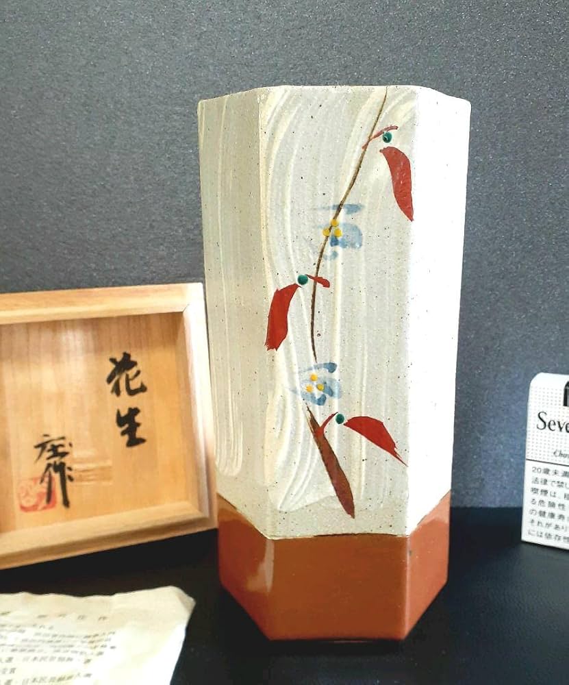 人間国宝　濱田庄司愛弟子】益子焼【明石庄作】造　赤絵刷毛目　六角形　花入れ　共箱 Amazon.co.jp: 人間国宝 濱田庄司愛弟子益子焼明石庄作造 赤絵