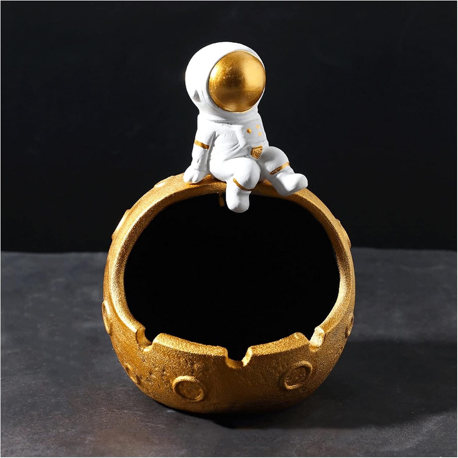 Ash Tray European Style Desktop Ashtray Home Living Room Astronaut Shape Ash trays Ornaments 6 Inches Large Capacity Outdoor Windproof Ashtray Outdoor Ashtray (Color : Green)