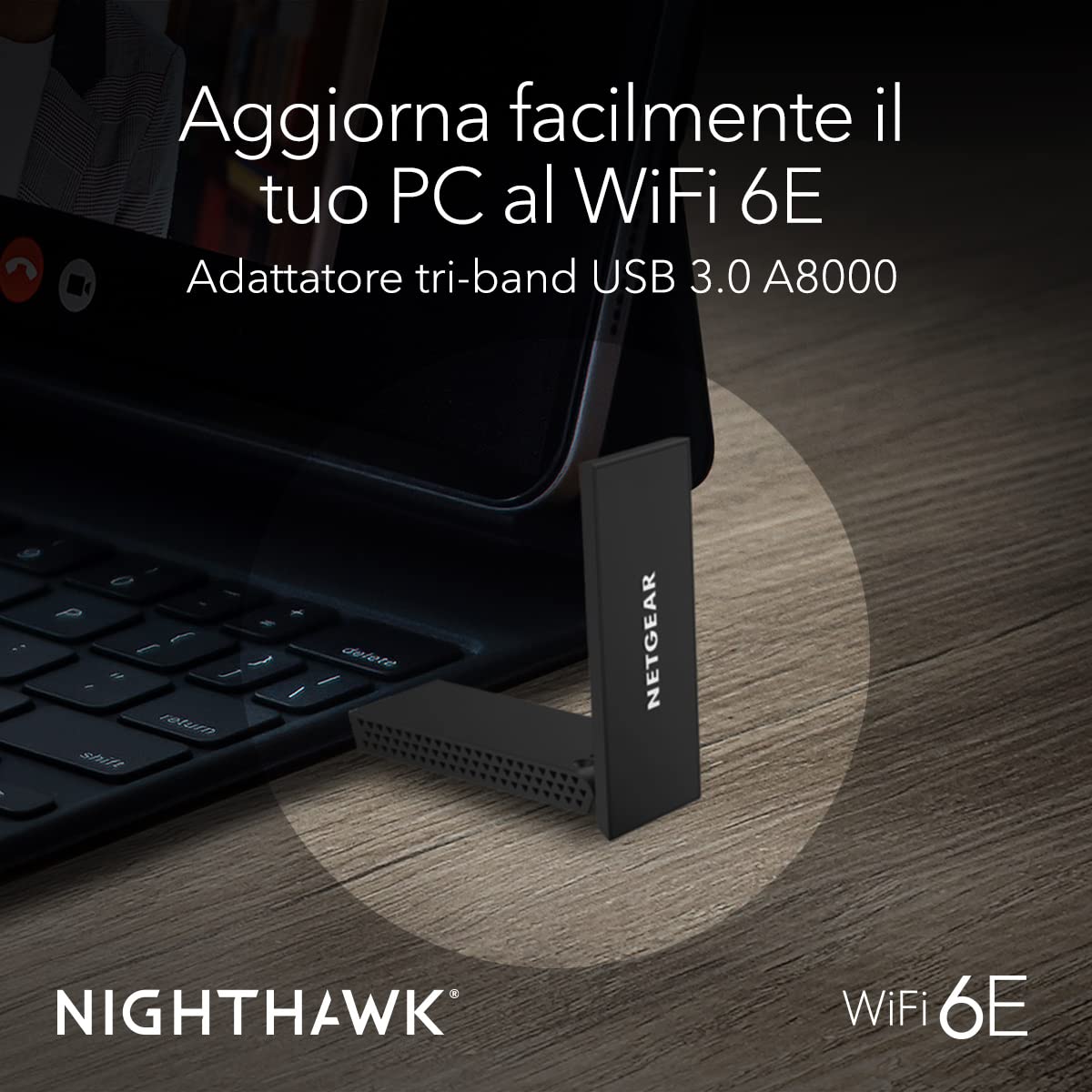 NETGEAR Adattatore WiFi 6E A8000, USB Nighthawk AXE3000, WiFi 6E senza fili per computer portatile o desktop. Velocità WiFi fino a 3 Gb/s. Compatibile per tutte le generazioni di PC