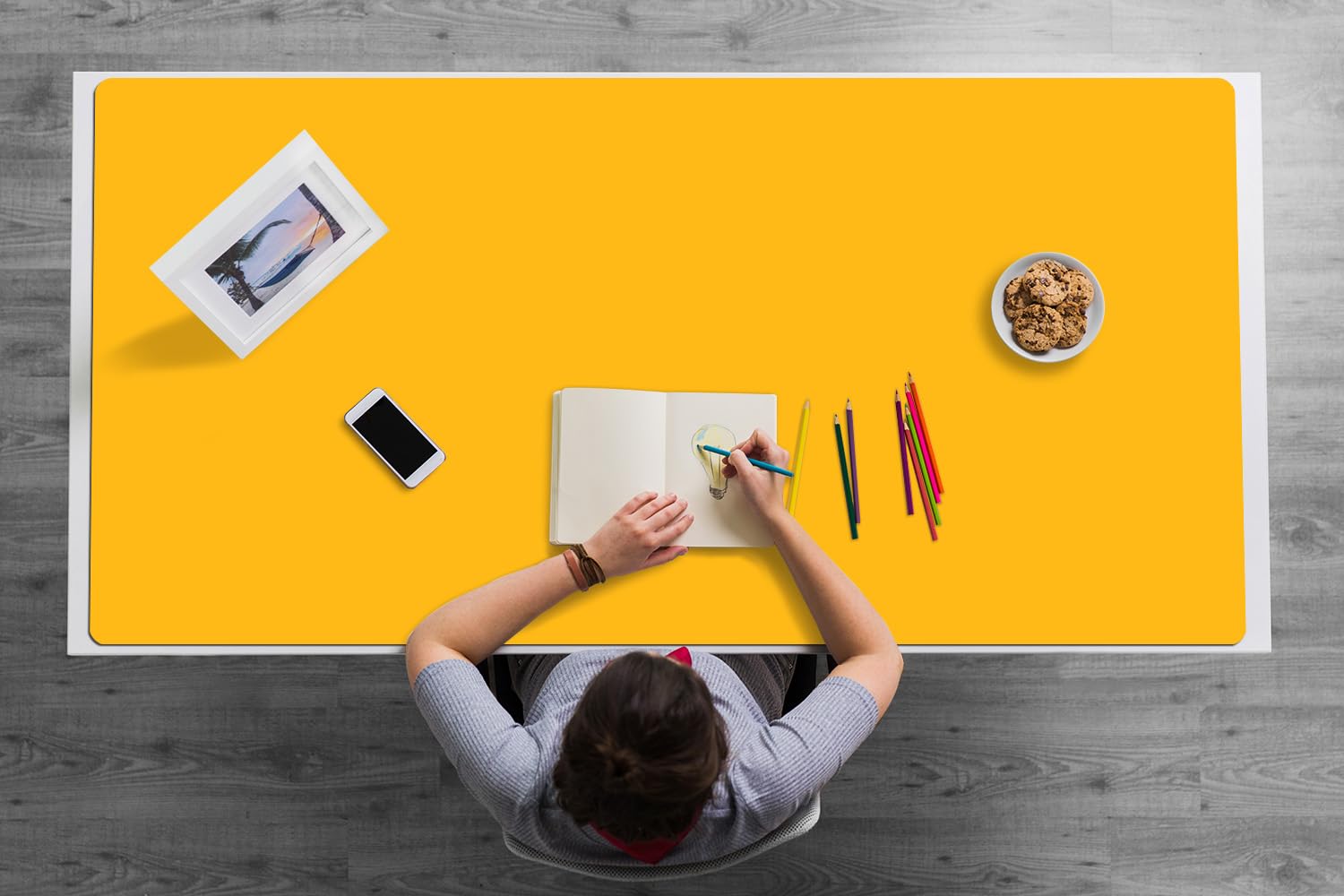 Sottomano da Scrivania 120x60 cm Facile da Pulire Antiscivolo Superficie Protettiva Protezione e Decorazione in Vinile PVC per Ufficio e Casa Impermeabile - Giallo