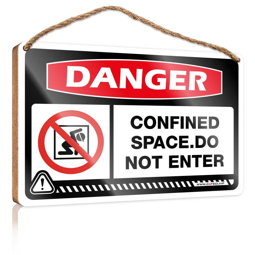 HMQW Front Door Decor Danger Confined Space Do Not Enter Wooden Sign Funny Man Cave Signs Lake House Decor(20X30CM)