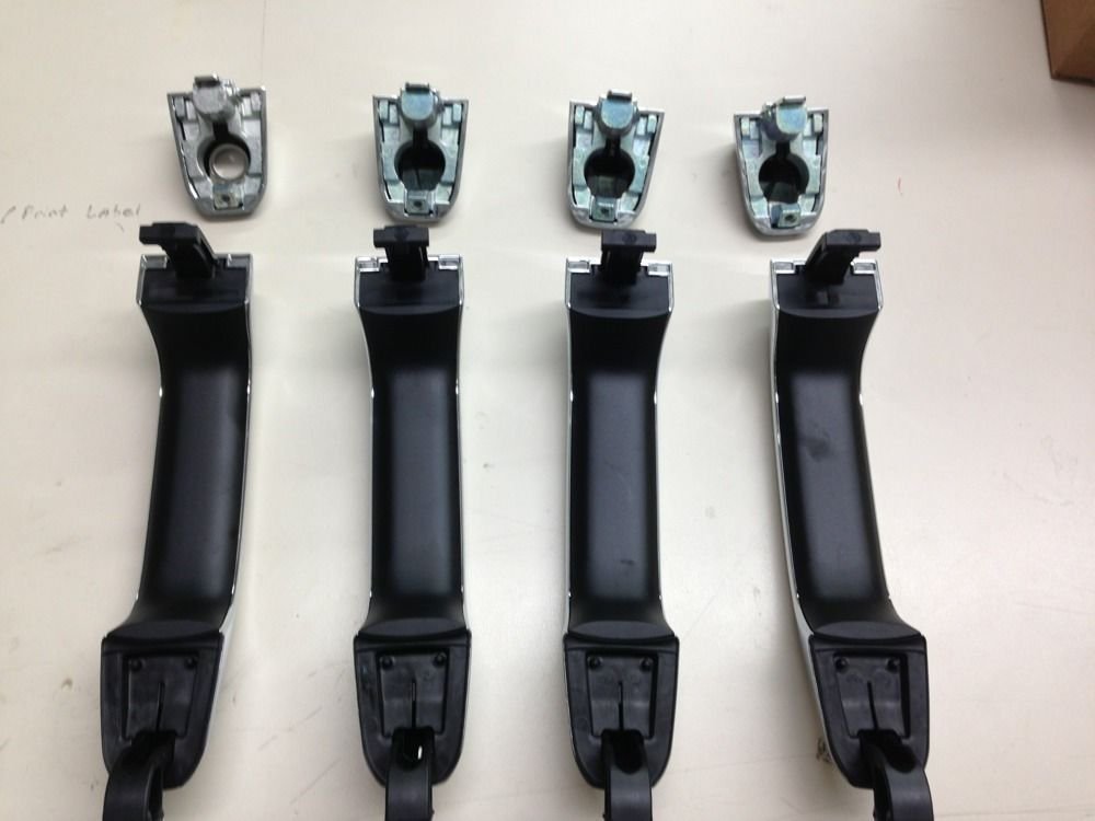Amazon.com: Genuine GM (22940646) Door Handle : Automotive