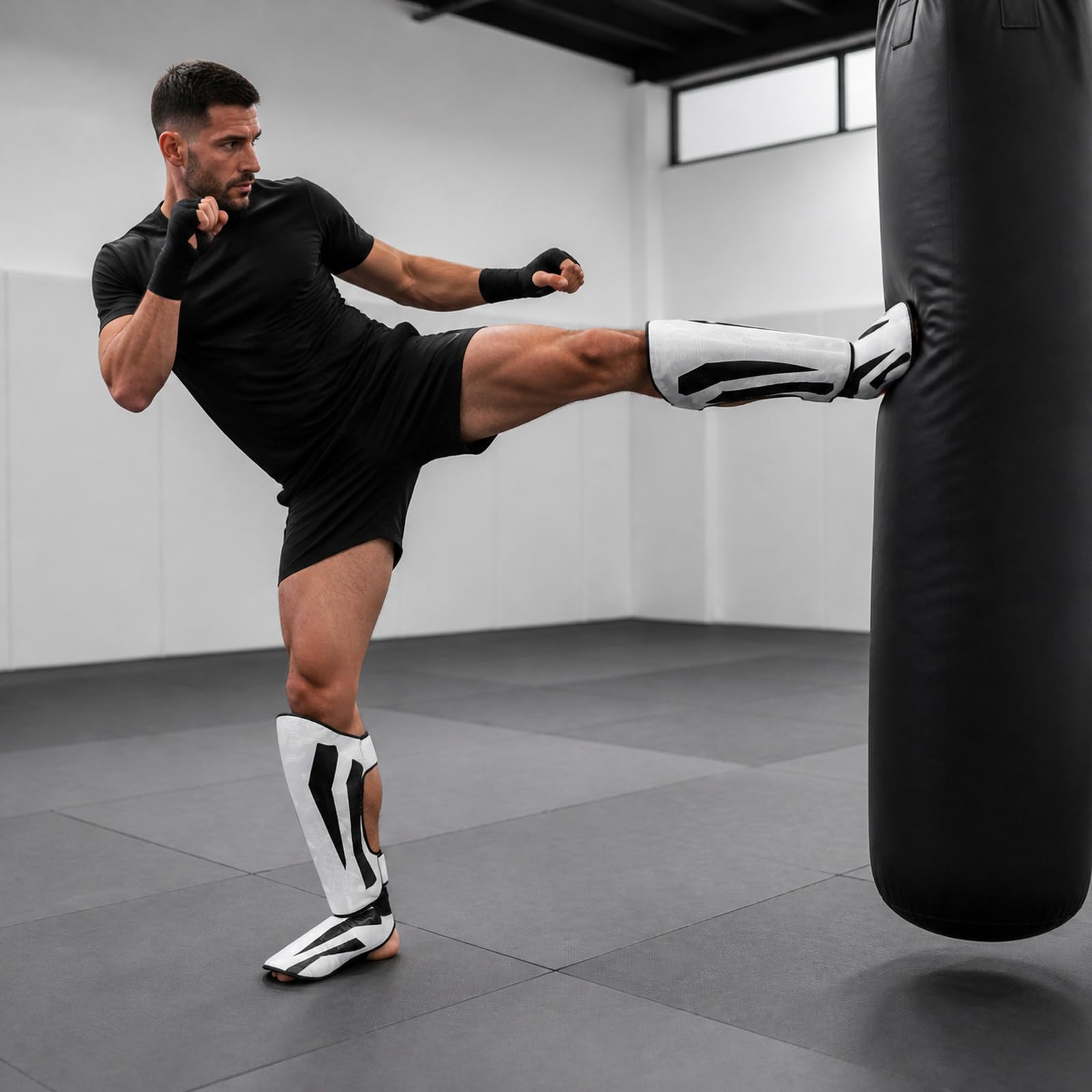 Piedi Protezione Shin Guard,Parastinchi Piedi Protezione Shin Guard,Parastinchi Karate,Regolabili,Comodo,Traspirante,per Boxe,Taekwondo,Sport da Combattimento,Karate e Allenamento