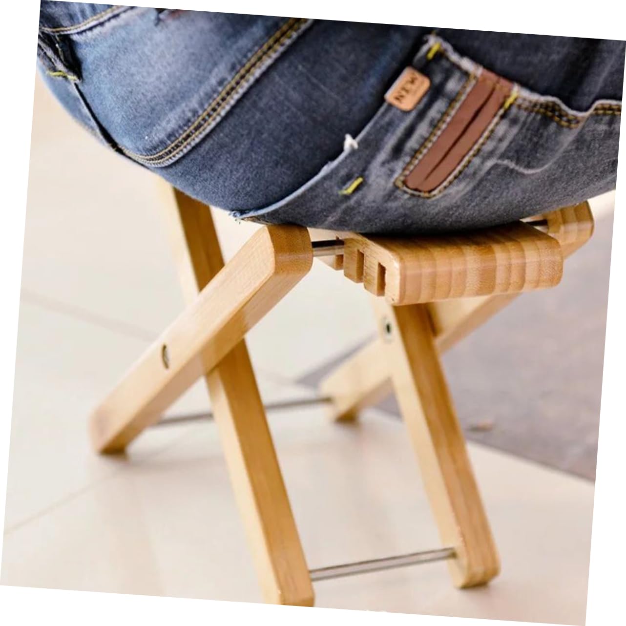 Sgabello Poggiapiedi per Chitarra Classica in Legno Marrone Pieghevole e Portatile con Capacità di Carico Elevata e Borsa per Riporre, per Camera da Letto e Ufficio