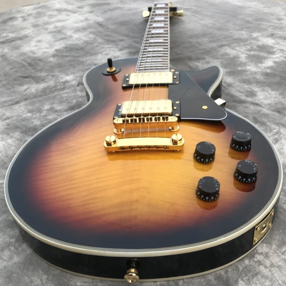 Gitara elektryczna Single Cut, korpus z litego mahoniu, podstrunnica palisandru, Sunburst Gold