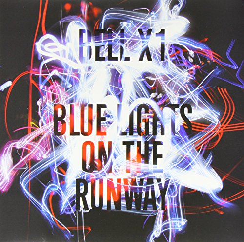 Photo de Blue Lights on the Runway