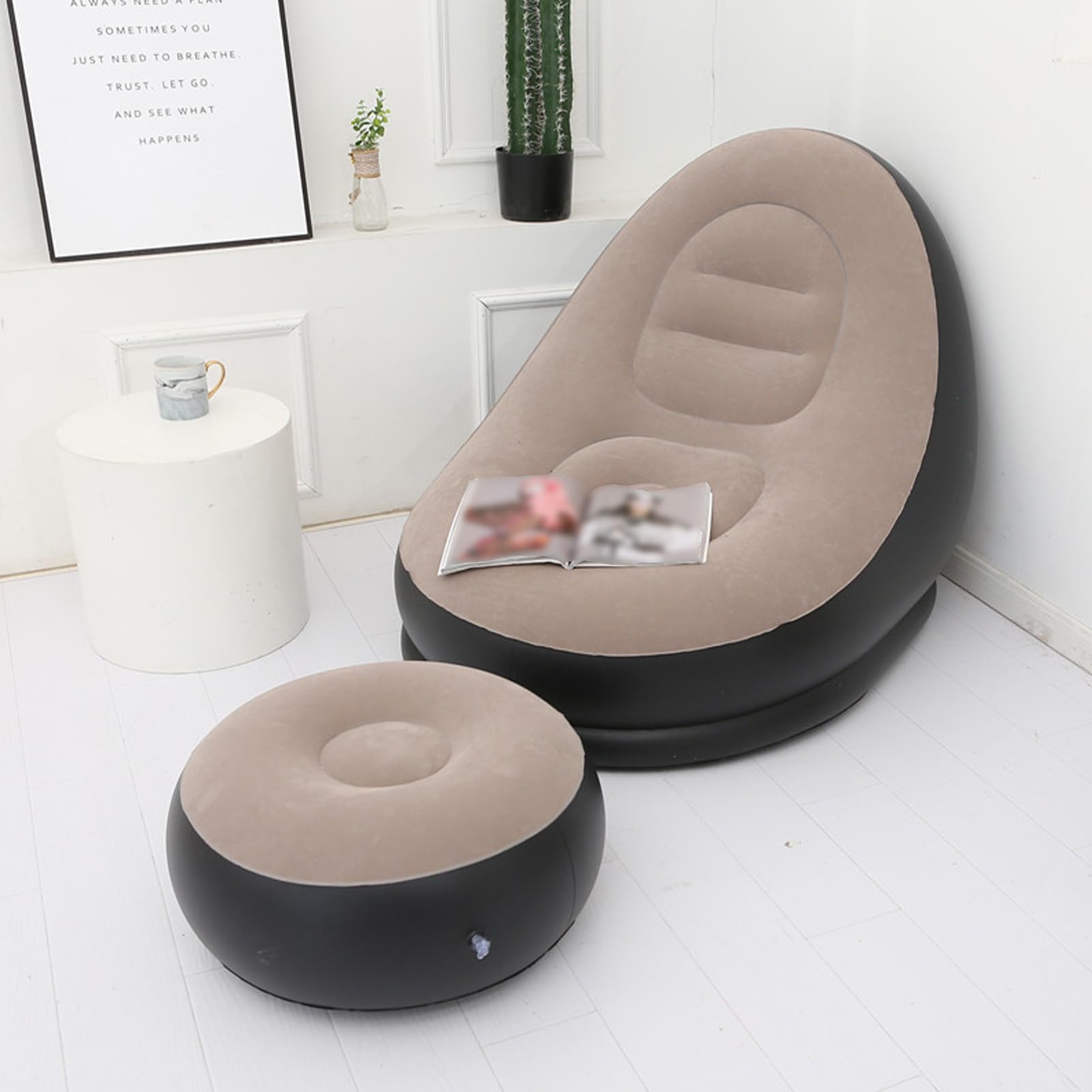 Sedia Gonfiabile Air Chaise Lounge con Pouf per Giochi da Campeggio, Pausa Pranzo e Feste in Giardino - Goditi il Sole (Caffè)