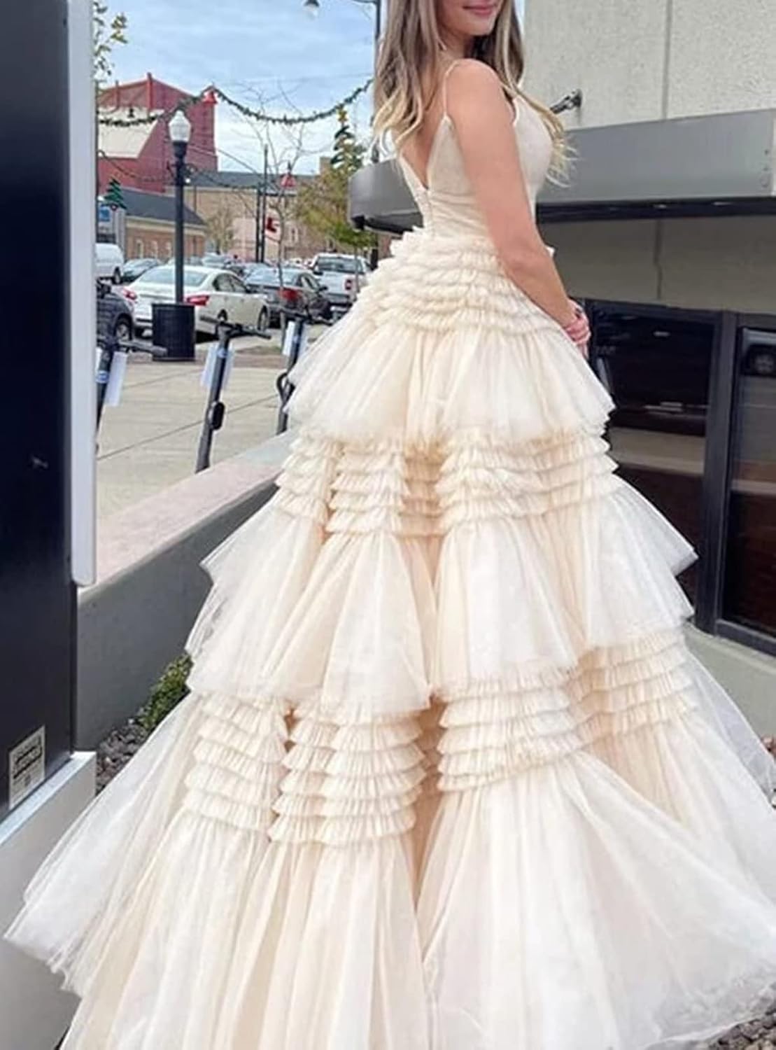 Women's Tulle Spaghetti Straps A-Line Long Prom Dresses Elegant V Neck Floor Length Evening Dress