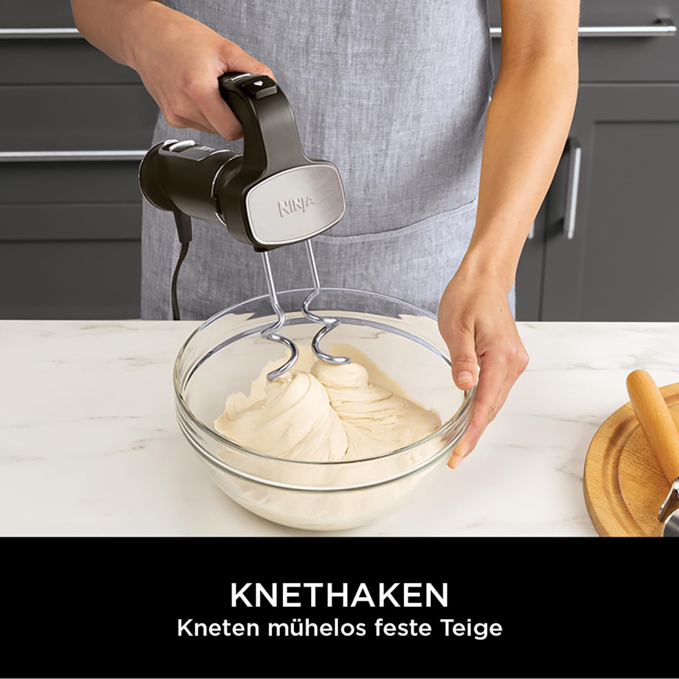 Ninja Foodi 3-in-1 Stabmixer, Handmixer & Zerkleinerer, Stufenweise Anlauf, 2 Misch- und 5 Rührgeschwindigkeiten zum Zerkleinern, Mischen, Kneten und mehr, spülmaschinenfest, 850W, Schwarz CI100EU