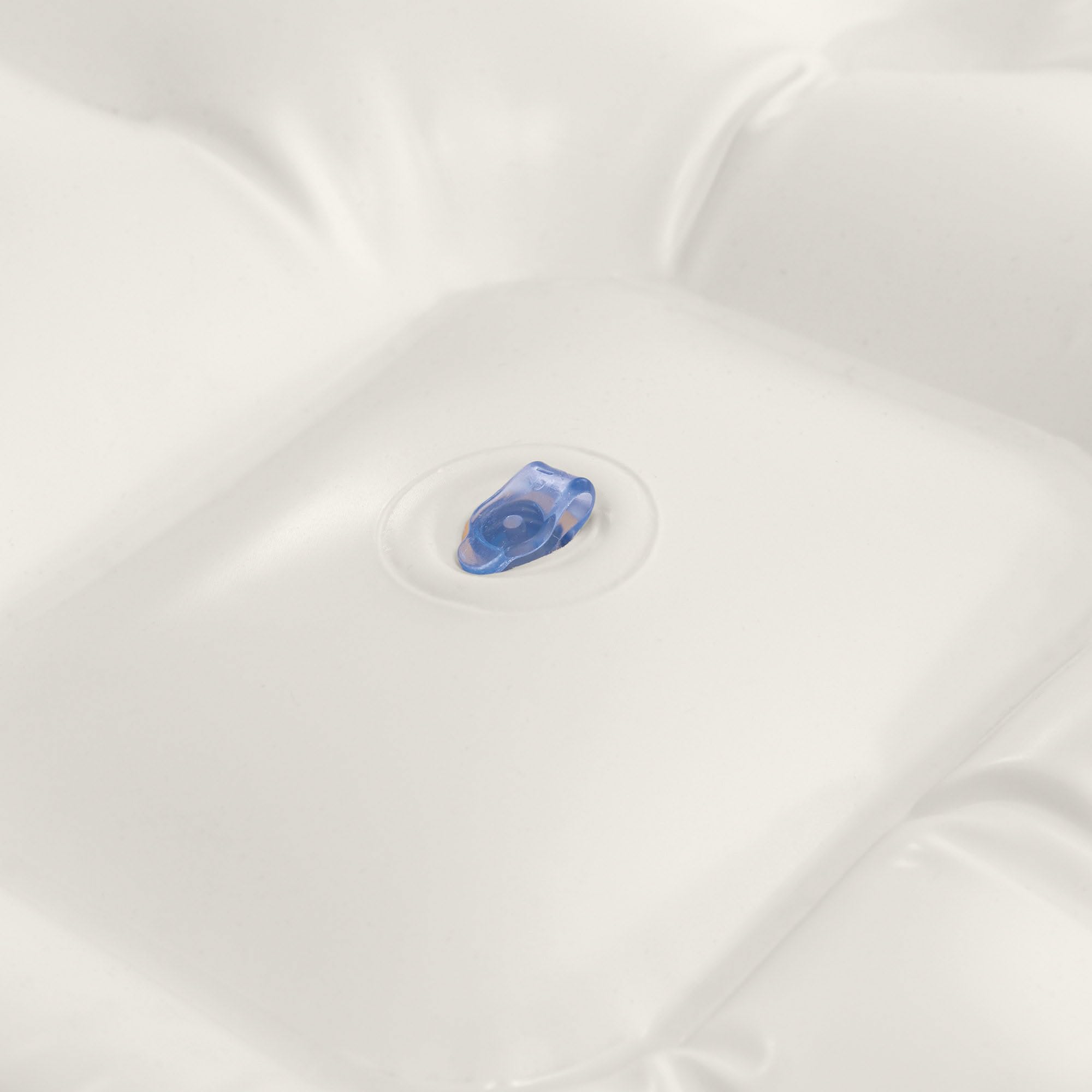 Intex Bañera bebé hinchable, Mide 66x89x25 cm, Superficie acolchada y suave, Incluye hinchador, Parche reparación, Conector de drenaje, Piscinas desmontables para niños (48523)