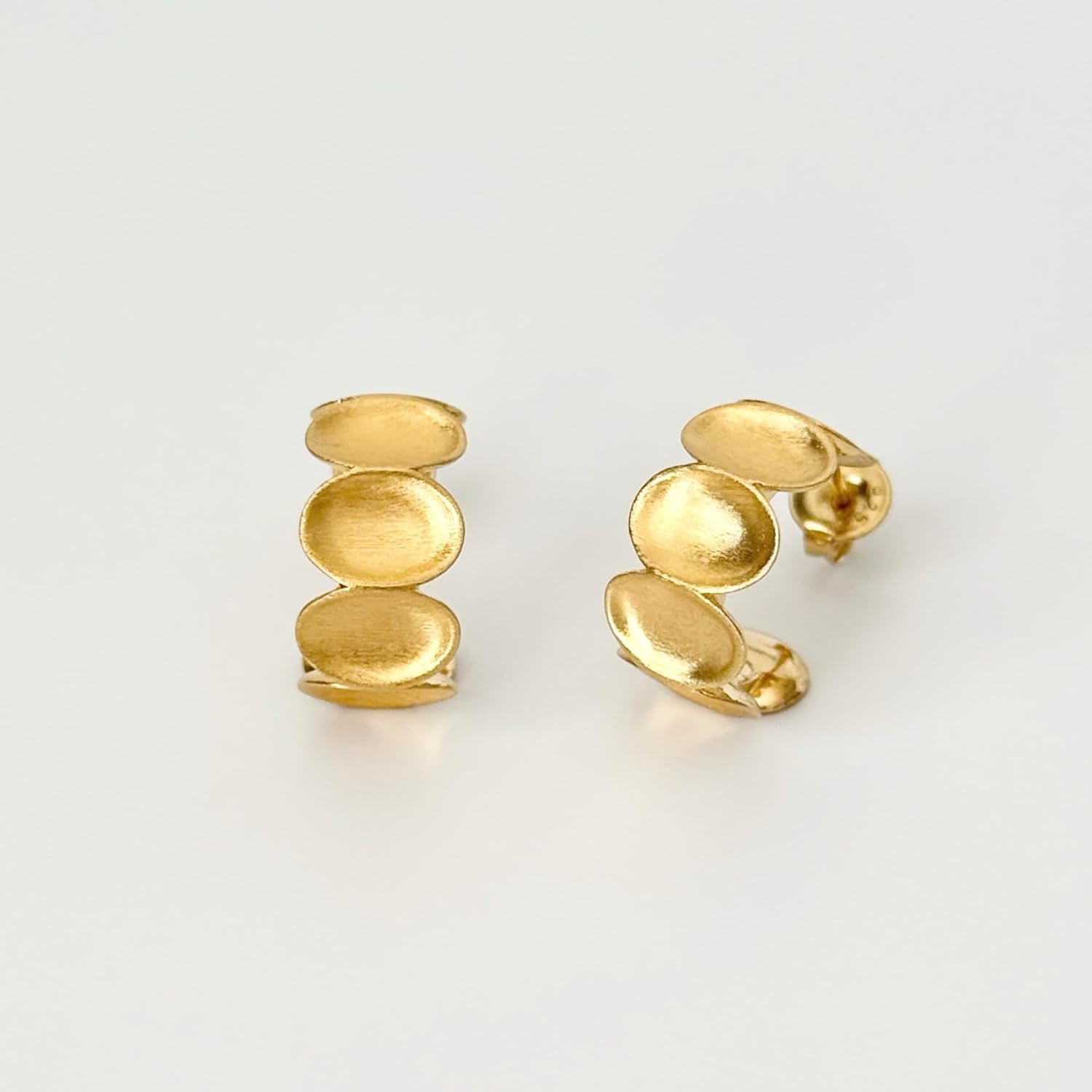 18K Gold Plated Chunky Hoop Earring for Women, Small Classic Gold Earrings, Hypoallergenic Hoop Earrings for Everyday Wear - Image 4