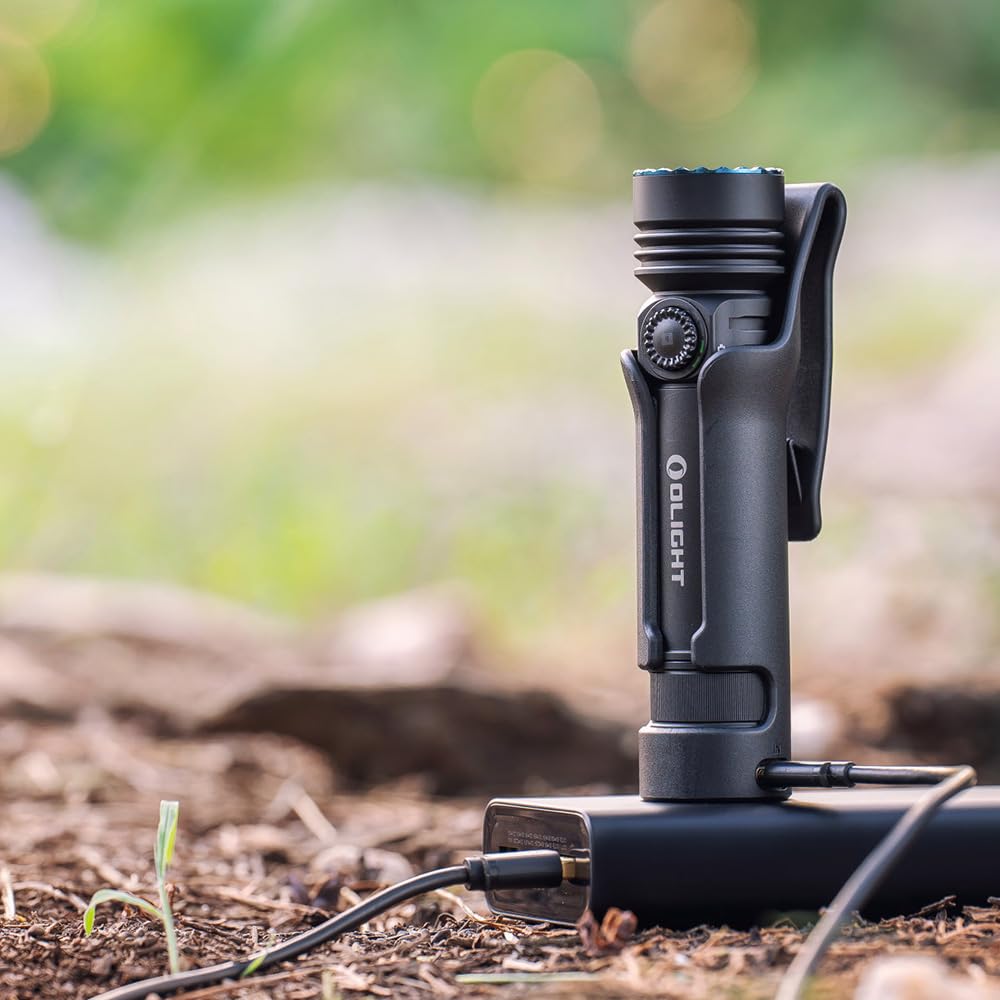 OLIGHT Seeker 4 Pro, Linterna LED 260 m alcance, 4600 lm y 16895 CD (Negra CW)