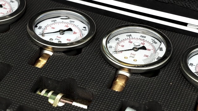 Image of Hydraulic Pressure Test Kit 100 /250 /400 /600bar, 4 Gauges 13 Couplings 3 Test Hoses Hydraulic Gauge Kit for Excavator Construction Machinery Ships Mine