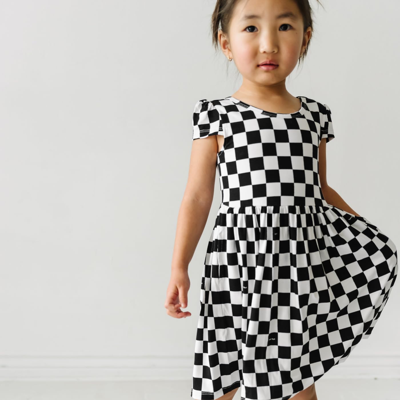 Little Sleepies Skaterkleid mit Flügelärmeln – Kleinkind-Mädchen, Viskose aus Bambus, Kinderkleid mit Taschen und atmungsaktivem Wirbelrock