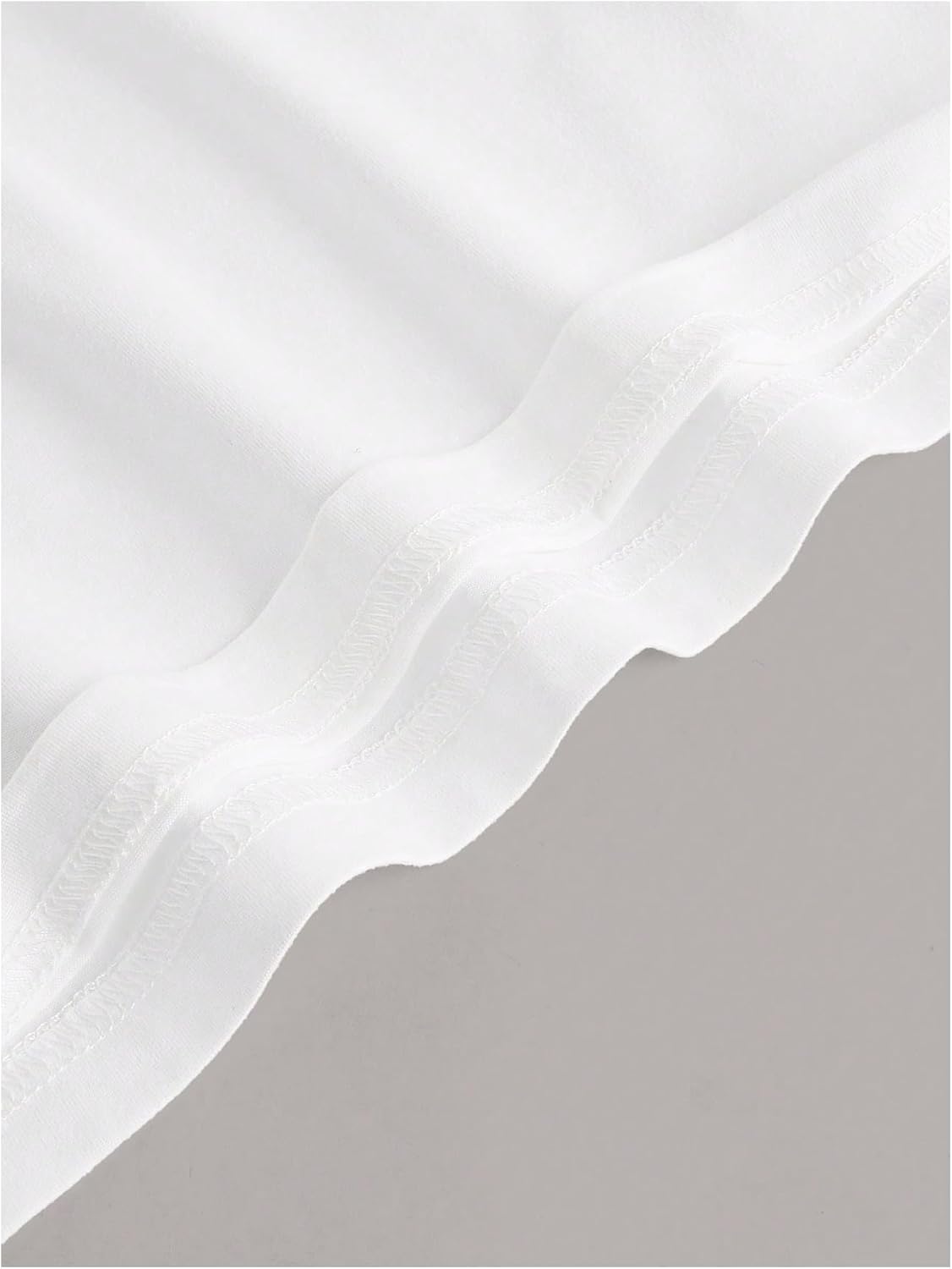 WDIRARA Women's Plus Size Lip Graphic Tank Top Y2K Sleeveless Crew Neck Crop Tops - Image 4