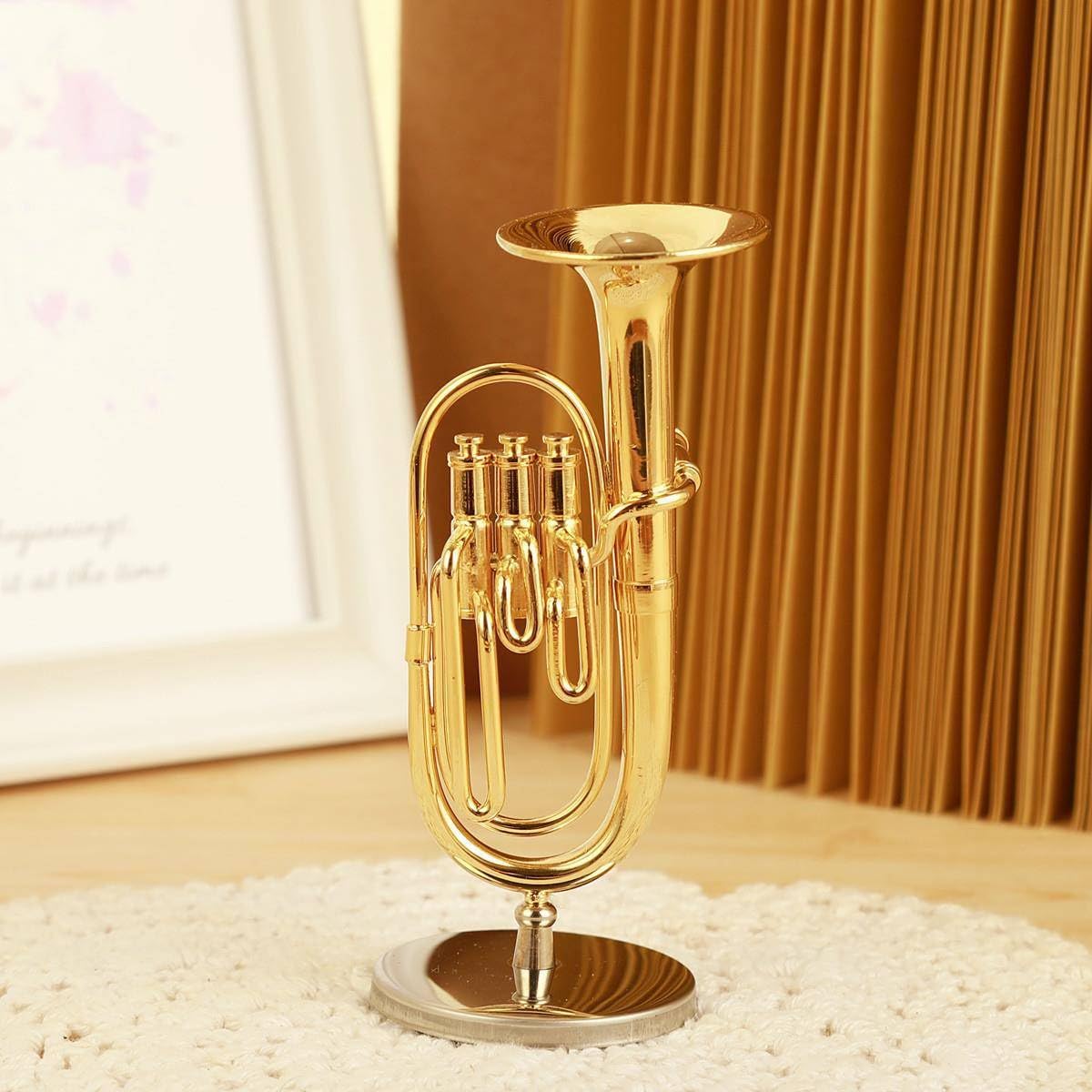 Modelo de tuba en miniatura, bombardino chapado en oro, réplicas elegantes de instrumentos musicales para amantes de la música, ideal para oficinas y coches (10 cm)