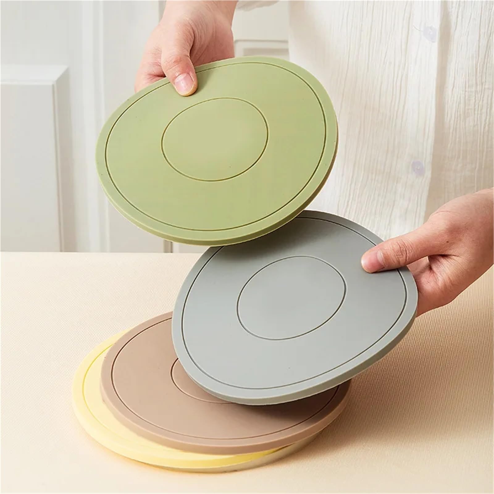 Tappetini 4 Pezzi Tappetino in Silicone Spesso Resistente alle Alte Temperature, Tappetino Rotondo for Forno a microonde, Tappetino in Silicone, Tappetino Isolante Termico per Cucina(Gray)