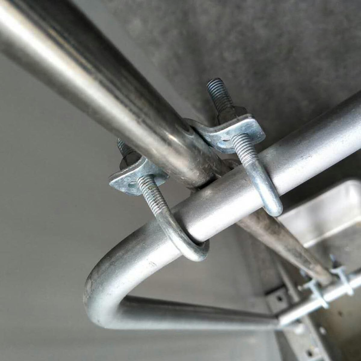 PRETYZOOM Clip per Condotte a Forma di U in Metallo Zincato 10 Pezzi Superficie Liscia e Facile da Usare per Recinzioni e Attrezzature per Allevamento Suino
