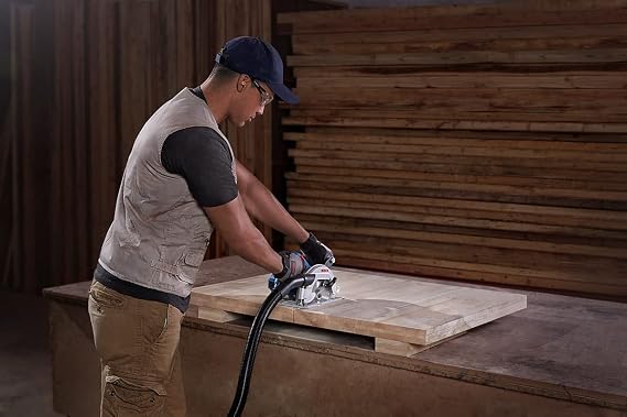 منشار دائري Bosch Professional GKS 600 (1200 واط، قطر المنشار: 165 مم، قطر البطن: 20 مم، قدرة القطع في الخشب: 55 مم)
