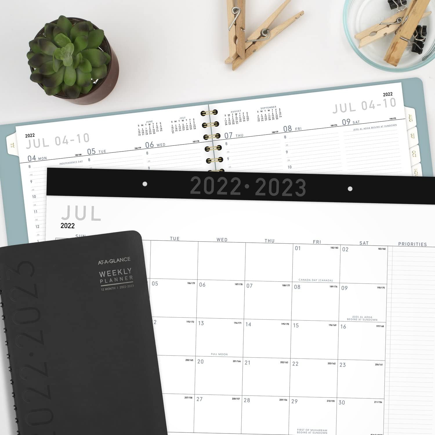 AT-A-GLANCE 2022-2023 Planner, Weekly & Monthly Academic, 8-1/4" x 11", Large, Contemporary Lite, Black (7057XL0523)