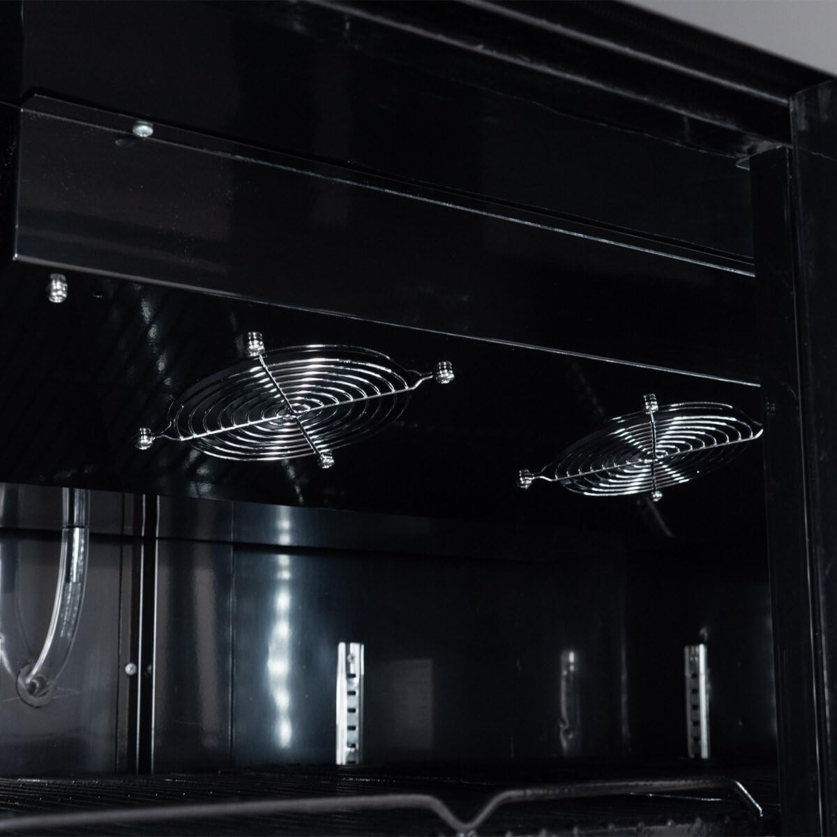 GastroHero Frigorifero per bevande Eco 630 con luce e ante scorrevoli, 8 ripiani regolabili, volume 630 l, porta in vetro, illuminazione interna, nero, per ristorazione e commerciale