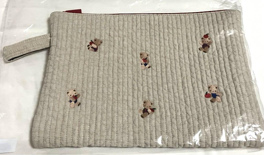 ファミリア　ピオヌンナル　ポーチ　ベージュ　ファミちゃん Amazon.co.jp: 新 ファミリア ピオヌンナル フラットポーチ