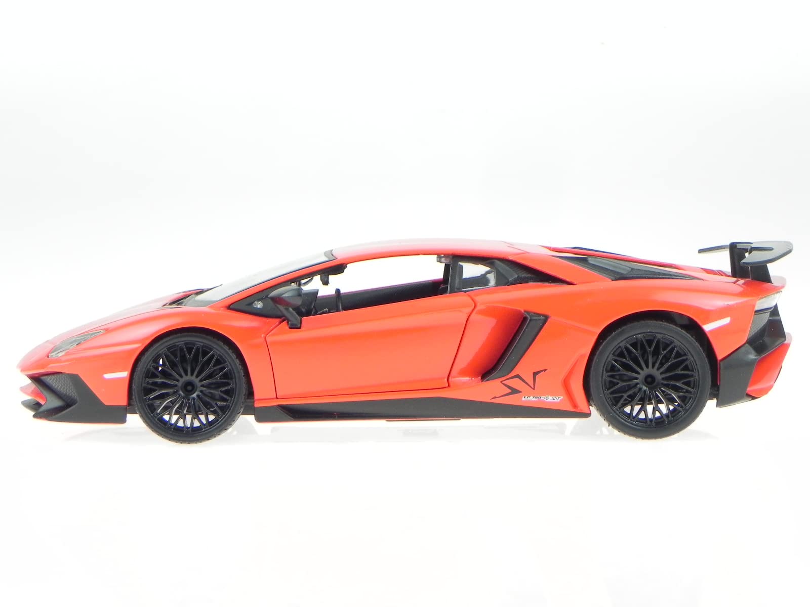 Lamborghini Aventador LP 750-4 SV 1:24 - E&M De Colección