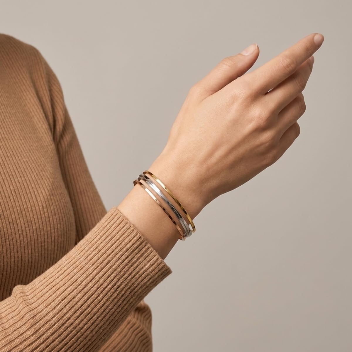 Viceroy Pulsera Air para Mujer de Acero Inoxidable en Tres Tonos - Diseño Abierto Minimalista - Combinación Plata, Dorado y Rosado - Joya Elegante