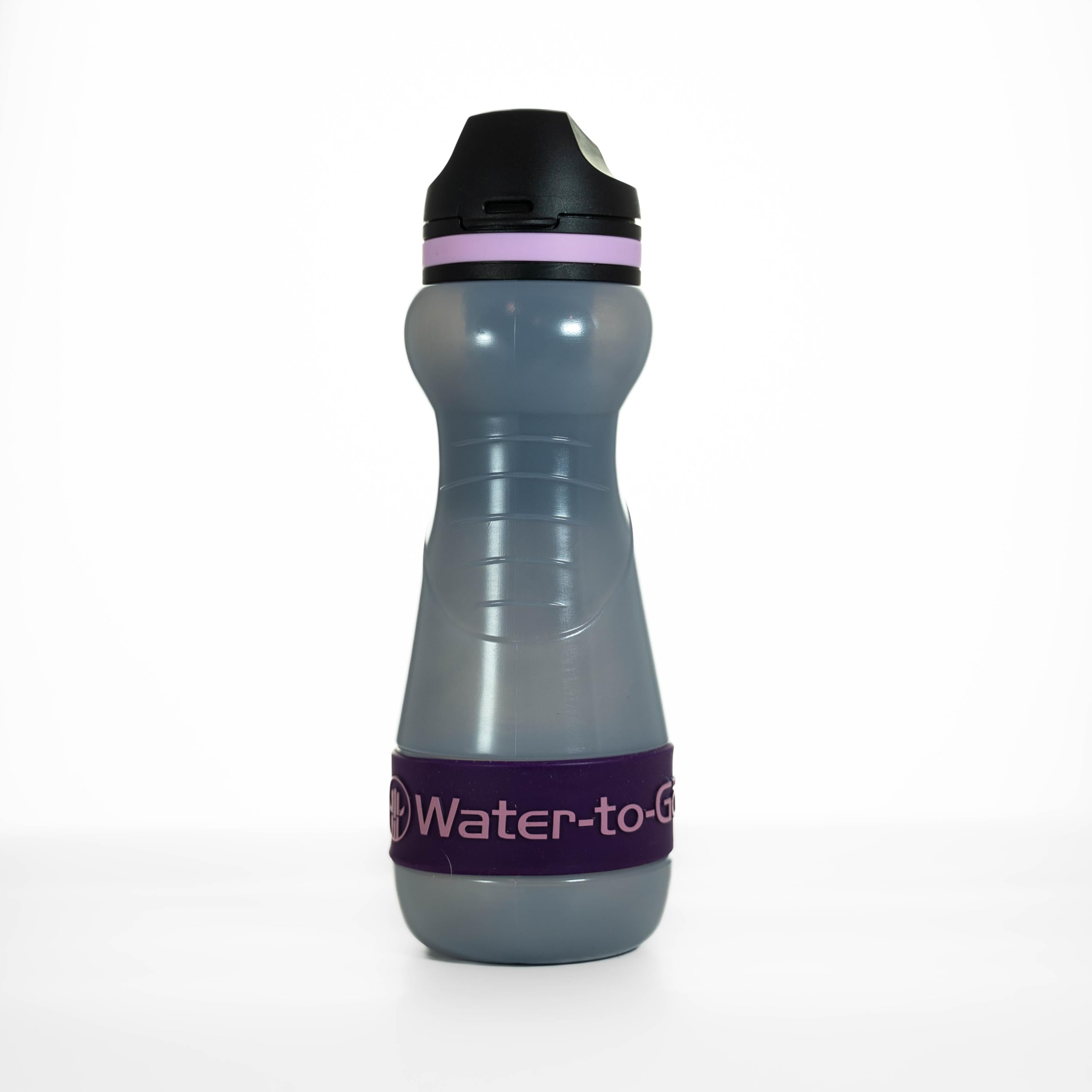 WATER TO GO Borraccia 0,55 L con Filtro - Acqua direttamente da fiume, lago o rubinetto | Ultraleggera e senza BPA | Capacità di filtraggio 200L | Perfetta per viaggi, kayak, campeggio e altro (Rosé)