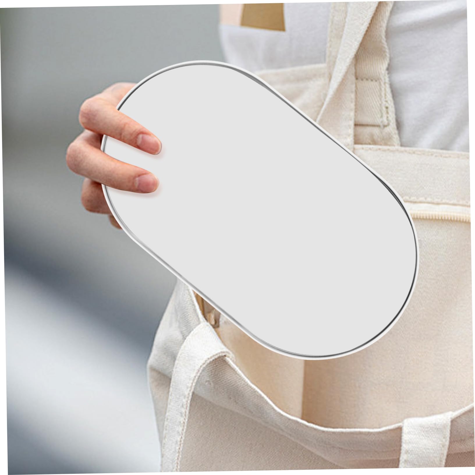 Bilancia Elettronica Digitale per Persone Portatile 26x15 Cm Ricarica Usb, Strumento di Pesatura Preciso per Donne e Uso Domestico, Scala Compatta per Viaggi e Controllo Peso