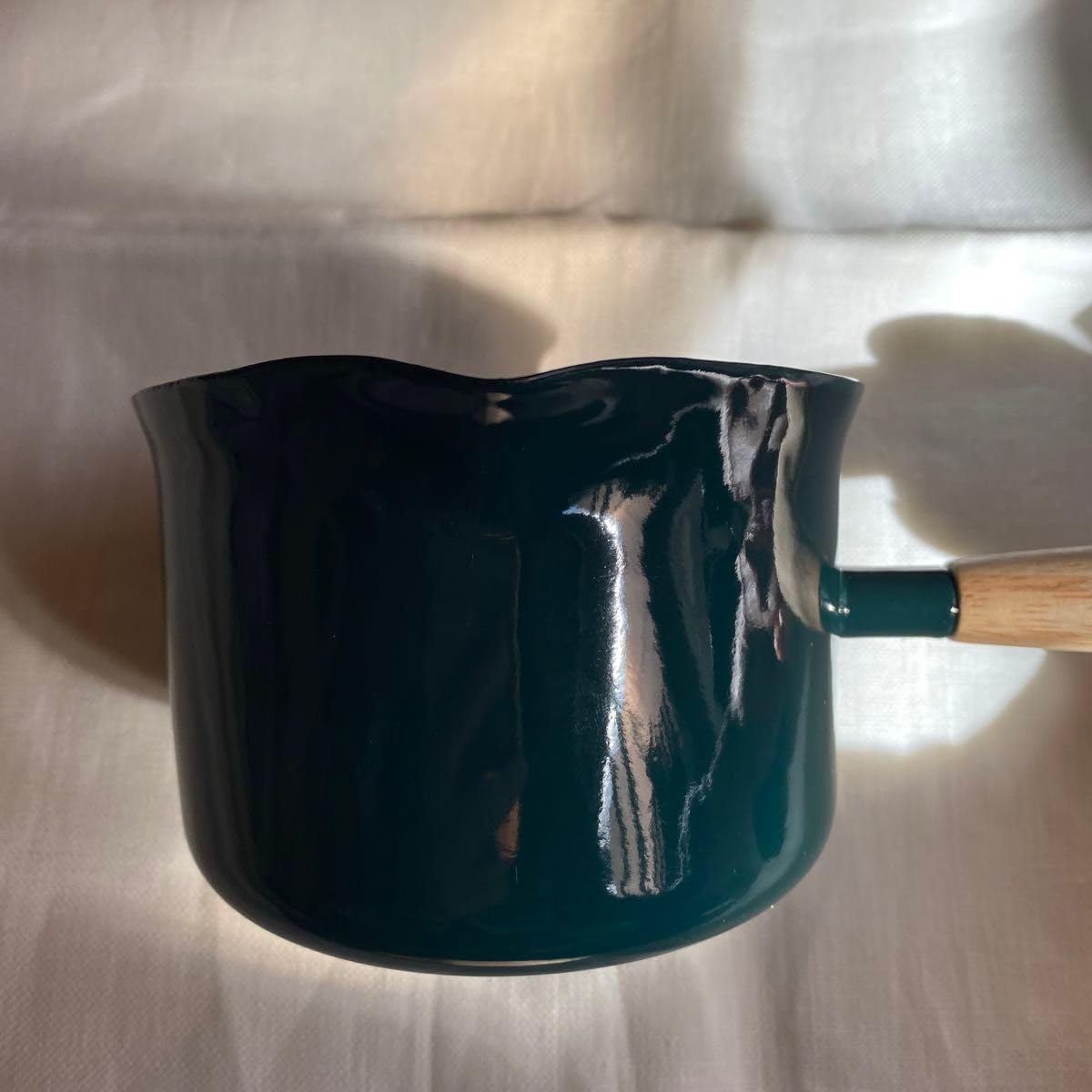 Amazon.co.jp: ホーロー ミルクパン 持ち手 木柄 手鍋 琺瑯 小鍋