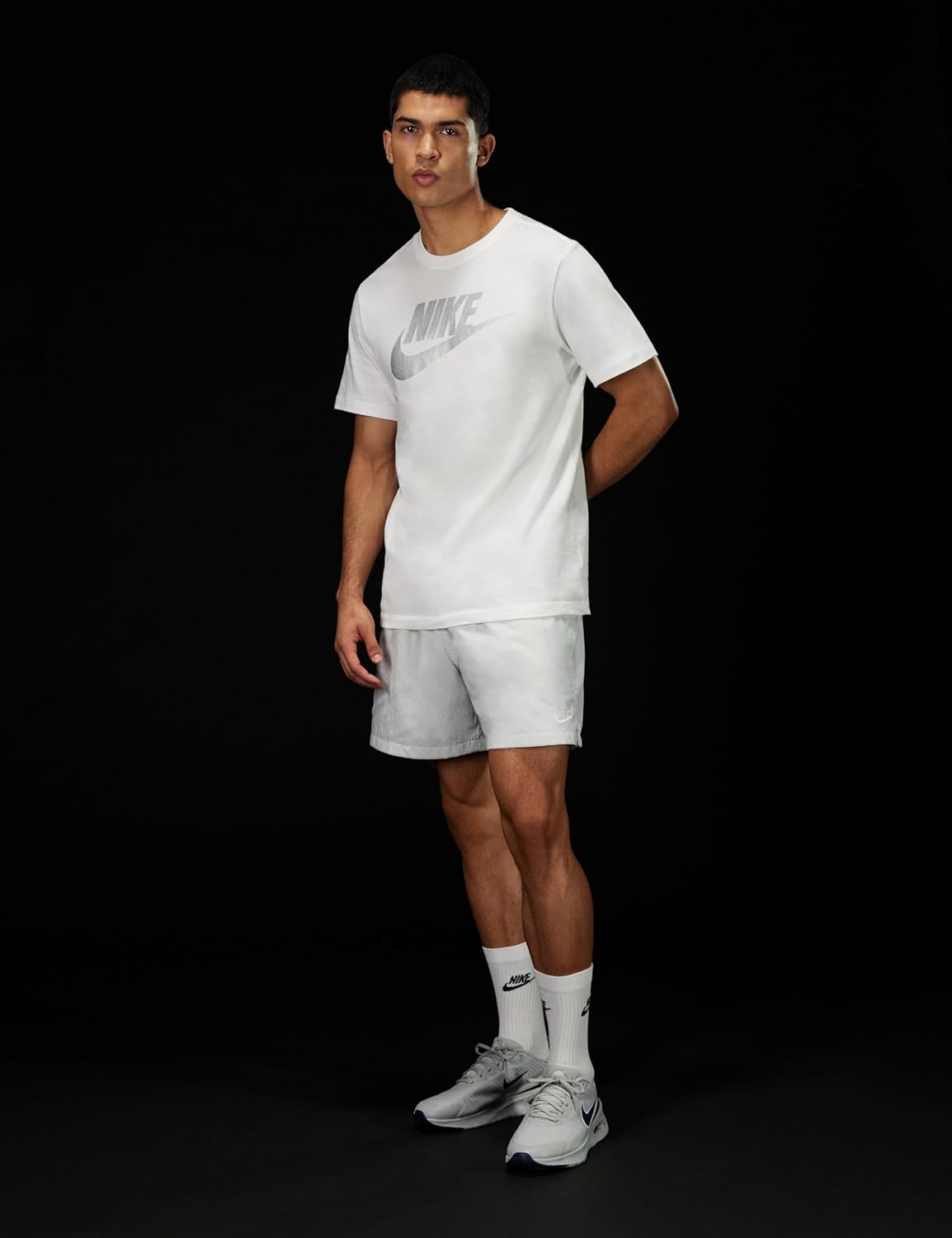 Nike Men's Logo Sportswear T-Shirt - Image 6