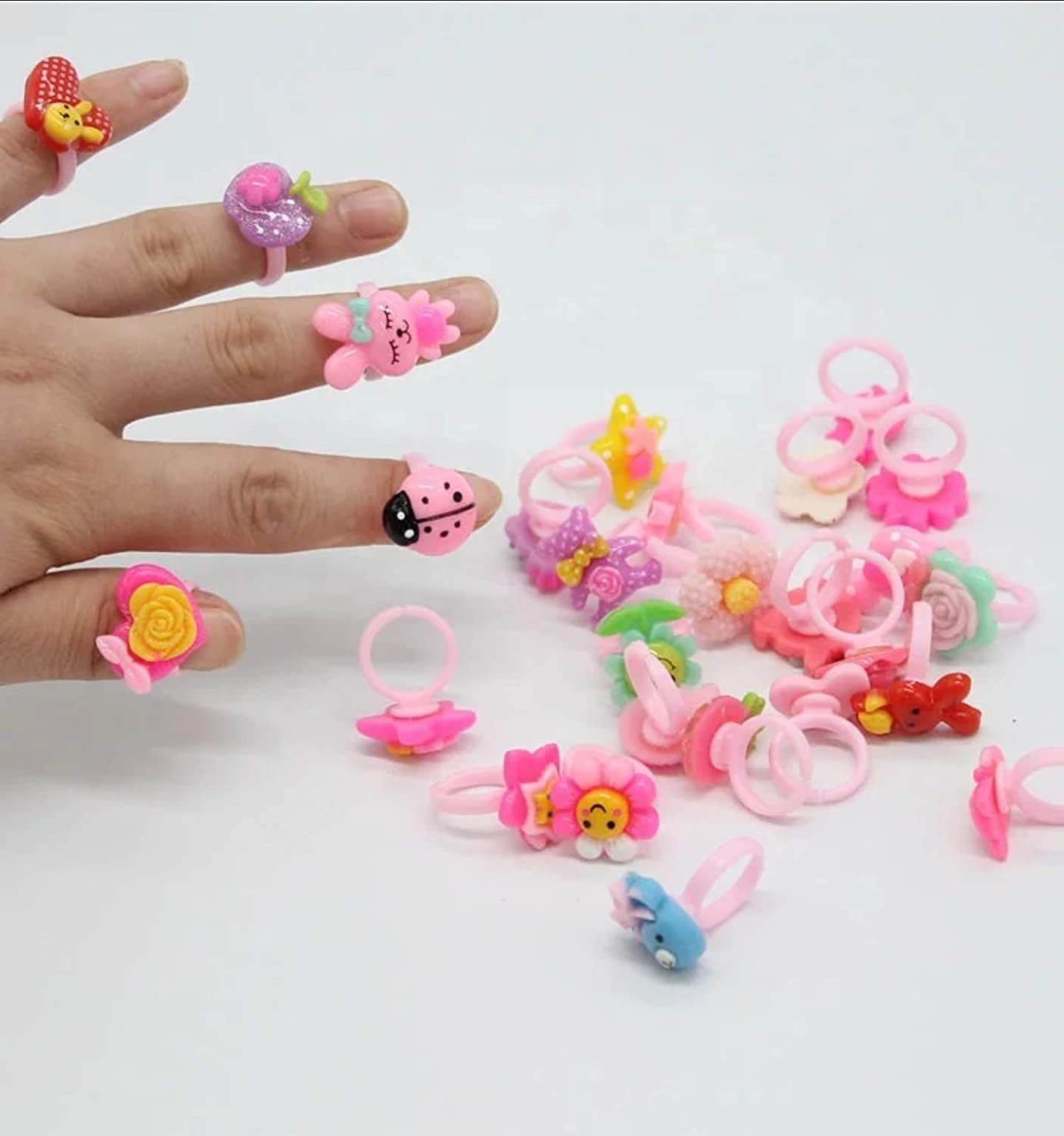 kiyan Girls Kids Cartoon Pretend Play Toy Fancy Finger Rings For Birthday Gifting Comes In Pink Heart Shape Gift Box .Suitable For Age 2 - 10 Yrs.