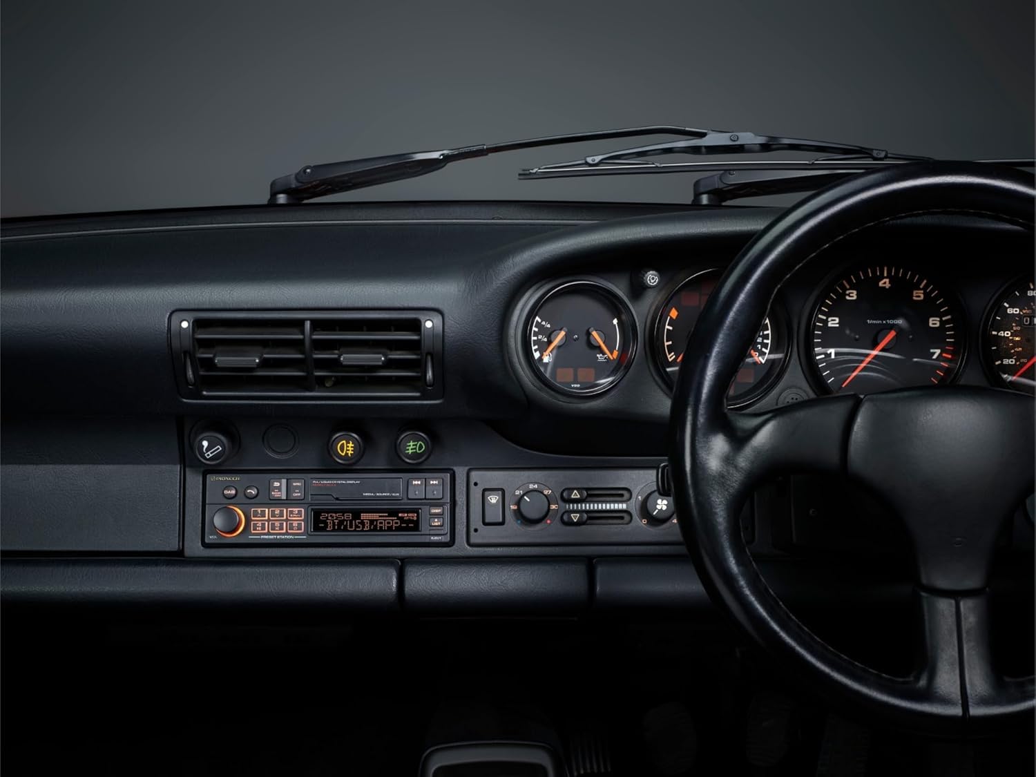 Pioneer SXT-C10PS-AN radio samochodowe 1-DIN: styl retro z nowoczesną technologią, Bluetooth®, DAB+, USB, AUX, podświetlenie RGB, 13-pasmowy korektor, Zestaw z dołączoną anteną DAB