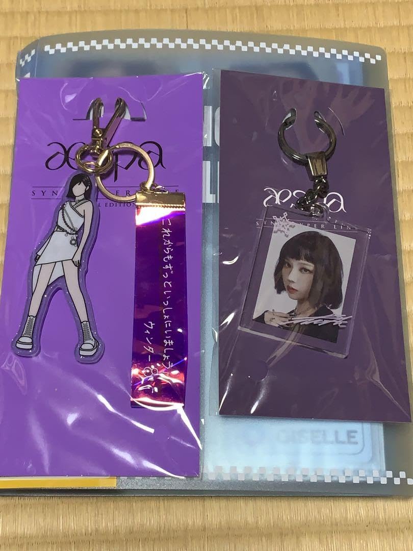 Amazon.co.jp: aespa ウィンター サイン入りアクリルキーホルダー 自筆