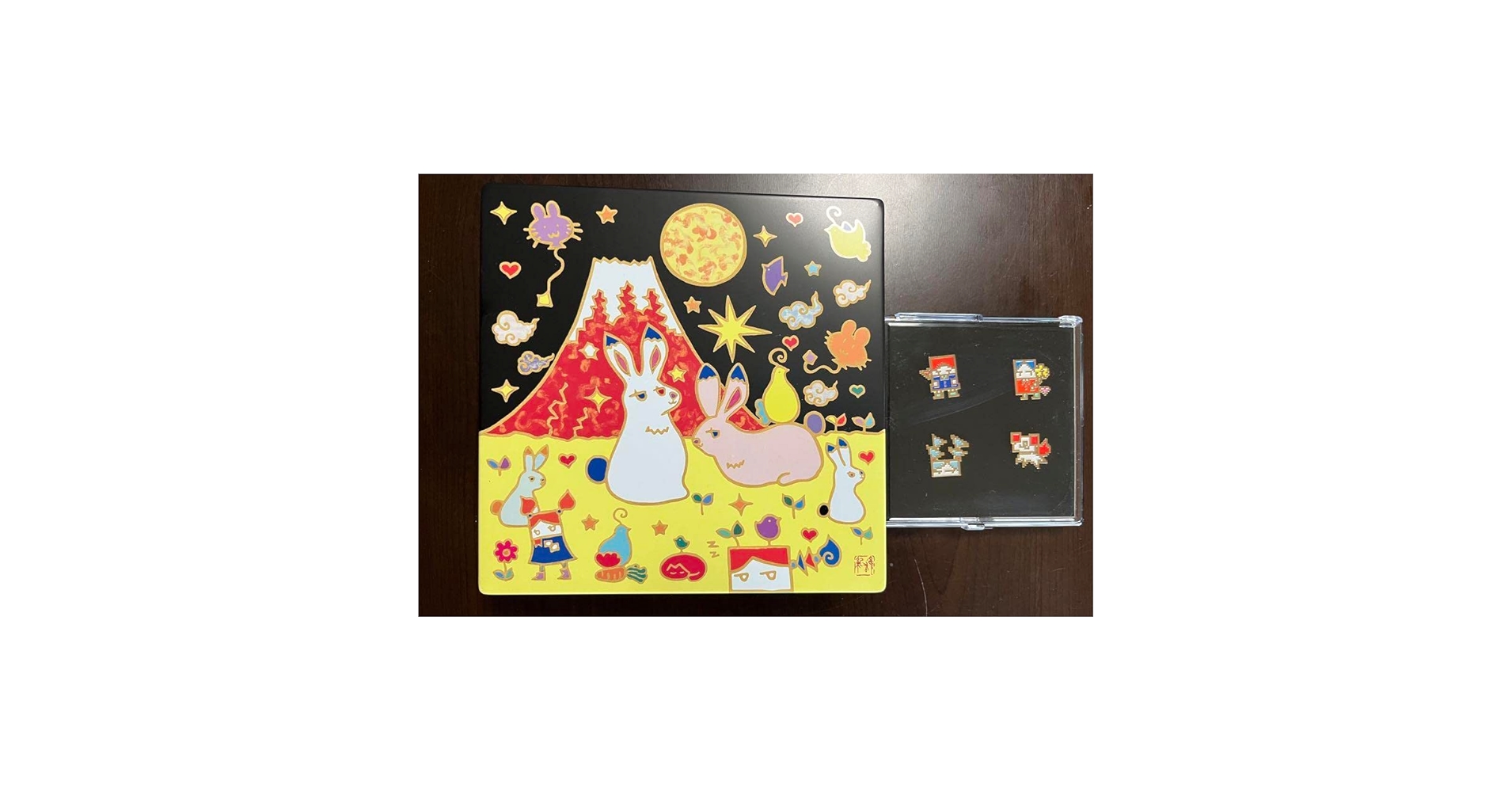 Amazon | 古家野雄紀 アート作品ピンバッジ 豊島屋 鳩サブレー 2023 Amazon | 古家野雄紀 アート作品ピンバッジ 豊島屋 鳩サブレー 2023