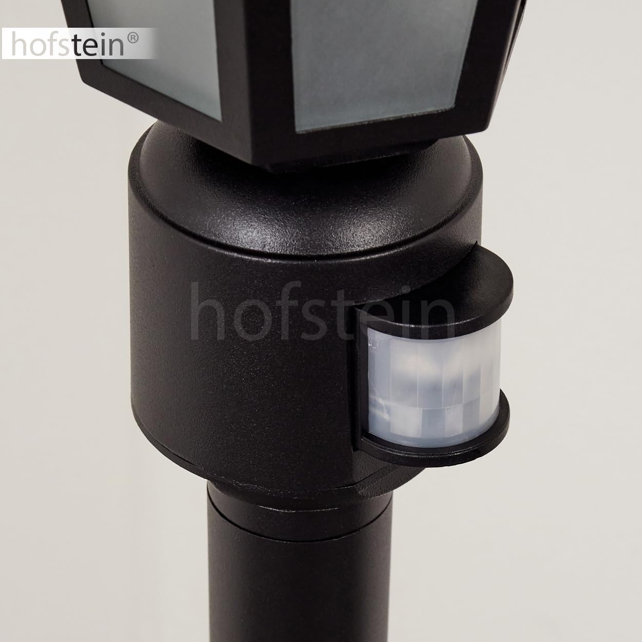 Lampa zewnętrzna Loria, oświetlenie ścieżki z czujnikiem ruchu z metalu/szkła mlecznego w kolorze czarnym/białym, lampa zewnętrzna o wyglądzie antycznym, 107 cm, lampa ogrodowa, oświetlenie ogrodowe