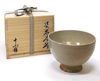 三朝焼　森田無想作　在銘「三朝」　茶碗　無傷　共箱　保証。 三朝焼 森田無想作 在銘 伊羅保 茶碗No2 無傷 保証 箱合