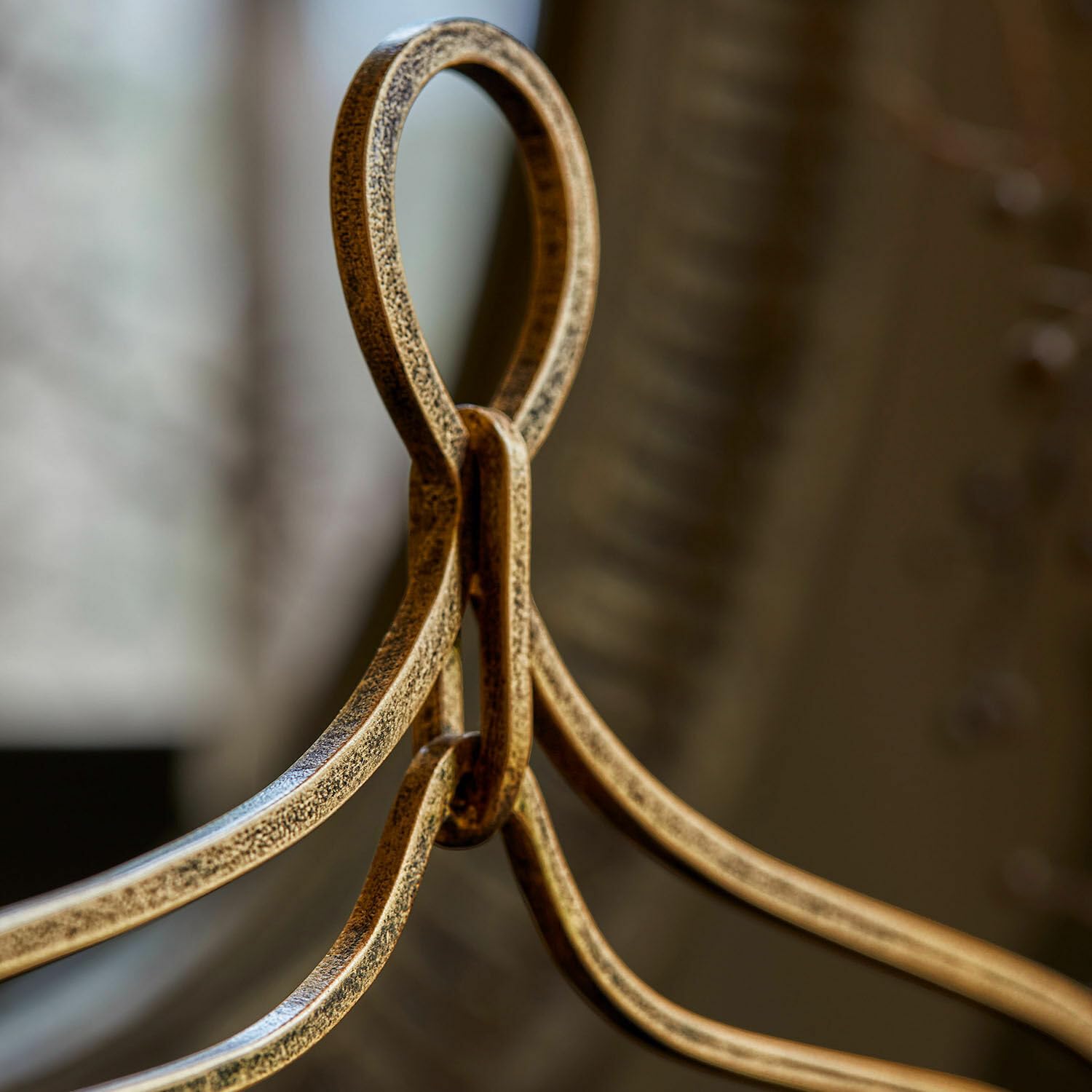 Loberon Kerzenhalter Biserre - Handgefertigt - Orientalischer Stil - Geschwungenes Gestell - für 3 Kleine Stumpenkerzen, Dekoration - Eisen - Glas, antikgold