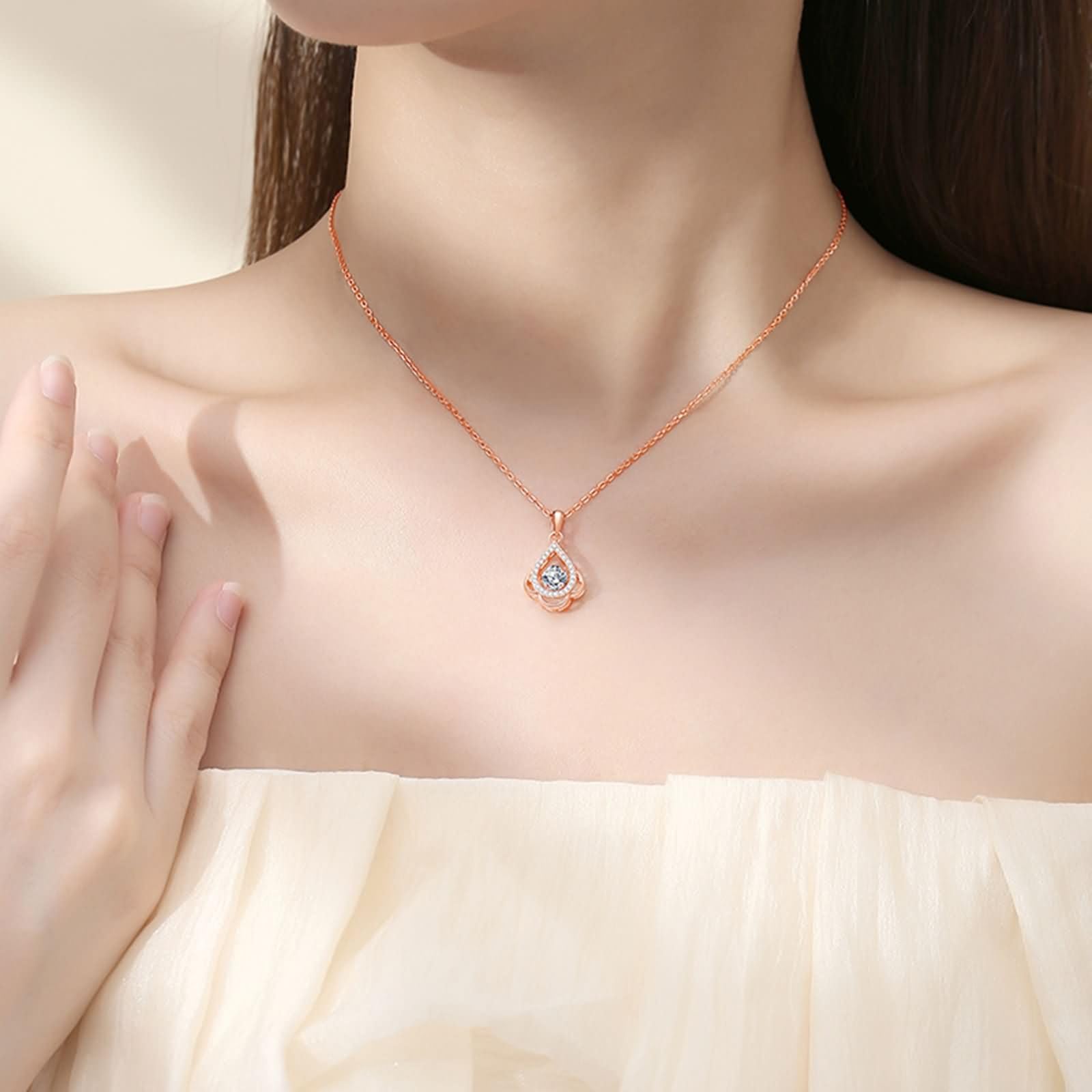 Collar de oro blanco de 9K/14K/18K con colgante para mujer, gota de agua hueca con topacio y moissanita de 0,75 quilates, collar de plata azul claro para compromiso