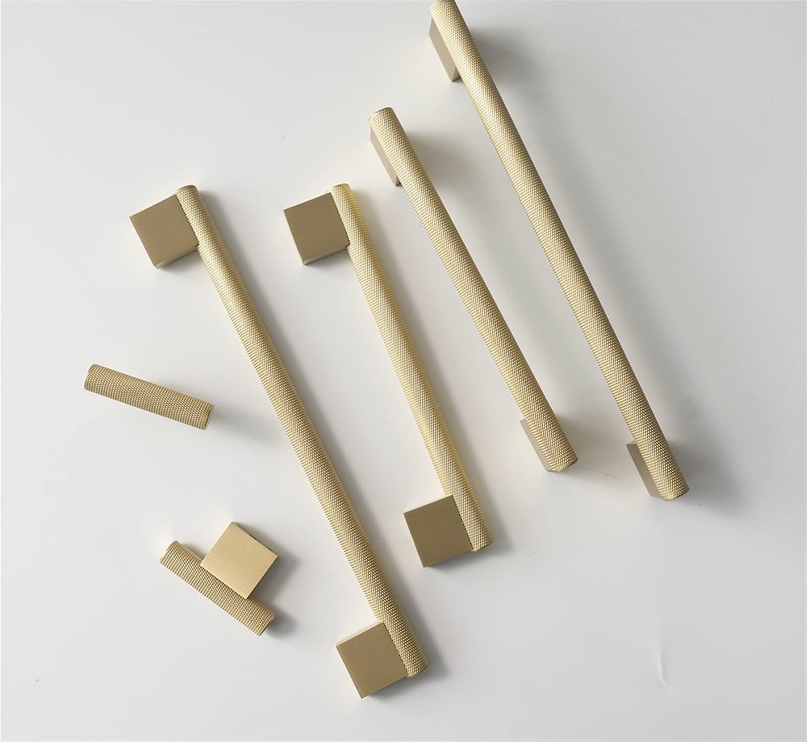 Boutons de chambre en laiton or ELTOX pour créer un intérieur chaleureux