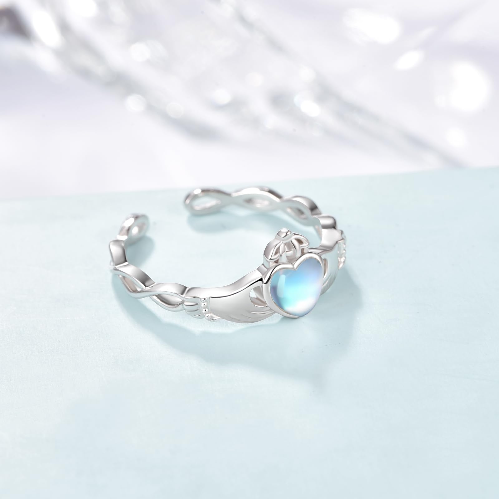 KINGWHYTE Claddagh Ringe für Frauen 925 Sterling Silber Mondstein Liebe Herz Ring Verstellbare Ringe Verlobung Hochzeit Offener Ring Mondstein Schmuck Geschenke