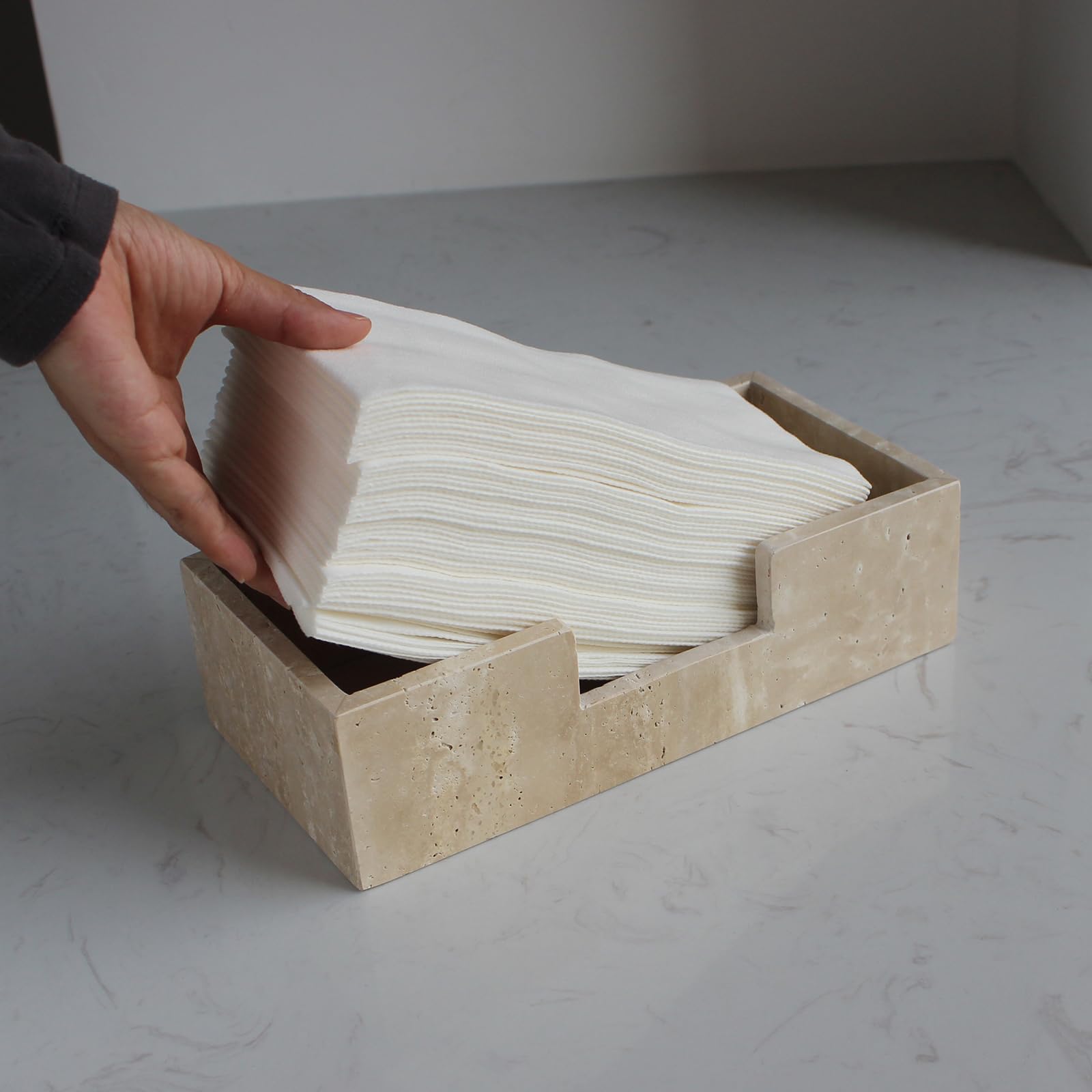 Servilletero rectangular de mármol travertino natural de 9.8 x 4.9 x 2.8 pulgadas, soporte para toallas de mano de invitados, cesta de mano de papel para baño/cocina/restaurante