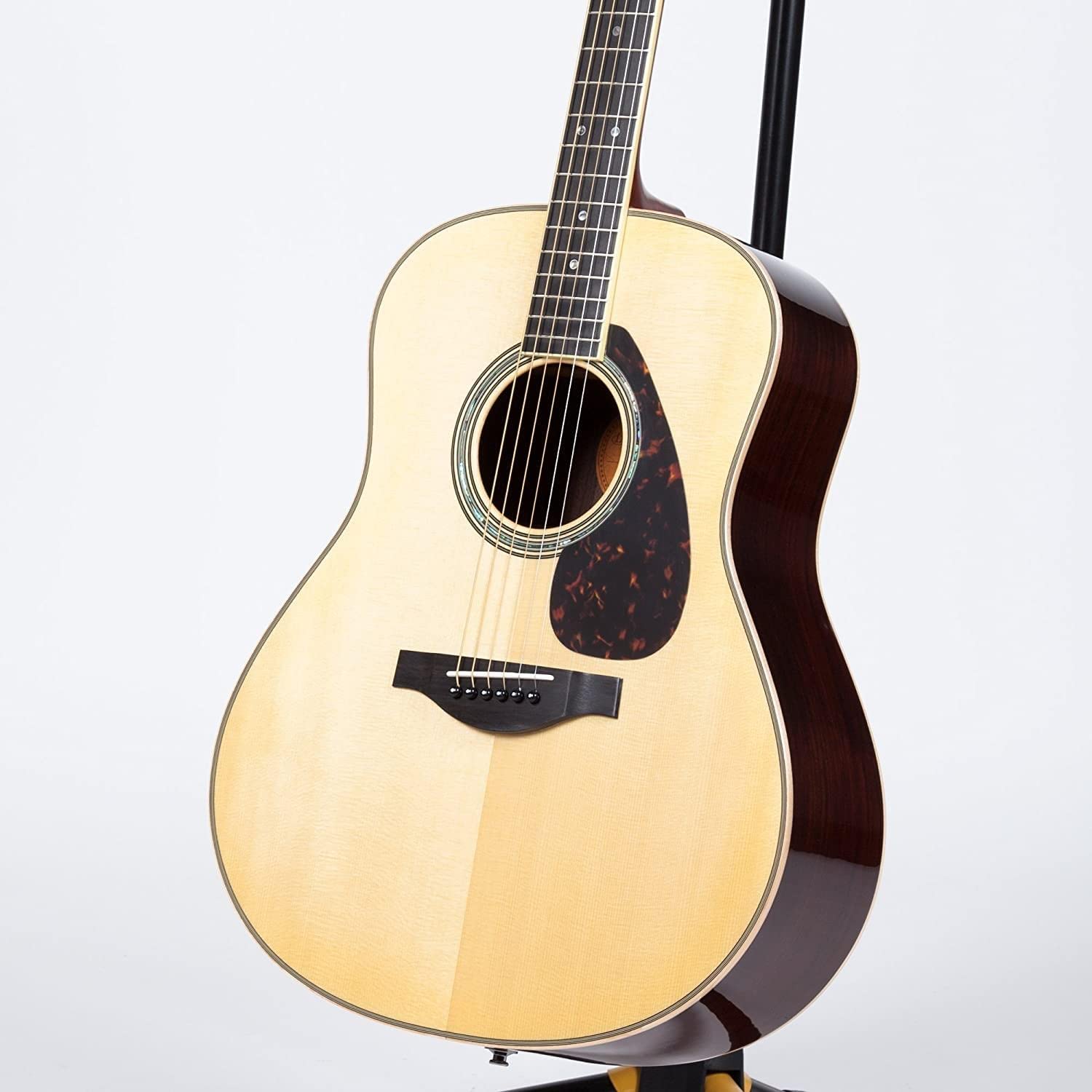 Yamaha serie L LL16 Dreadnought Guitarra Acústica con funda Natural