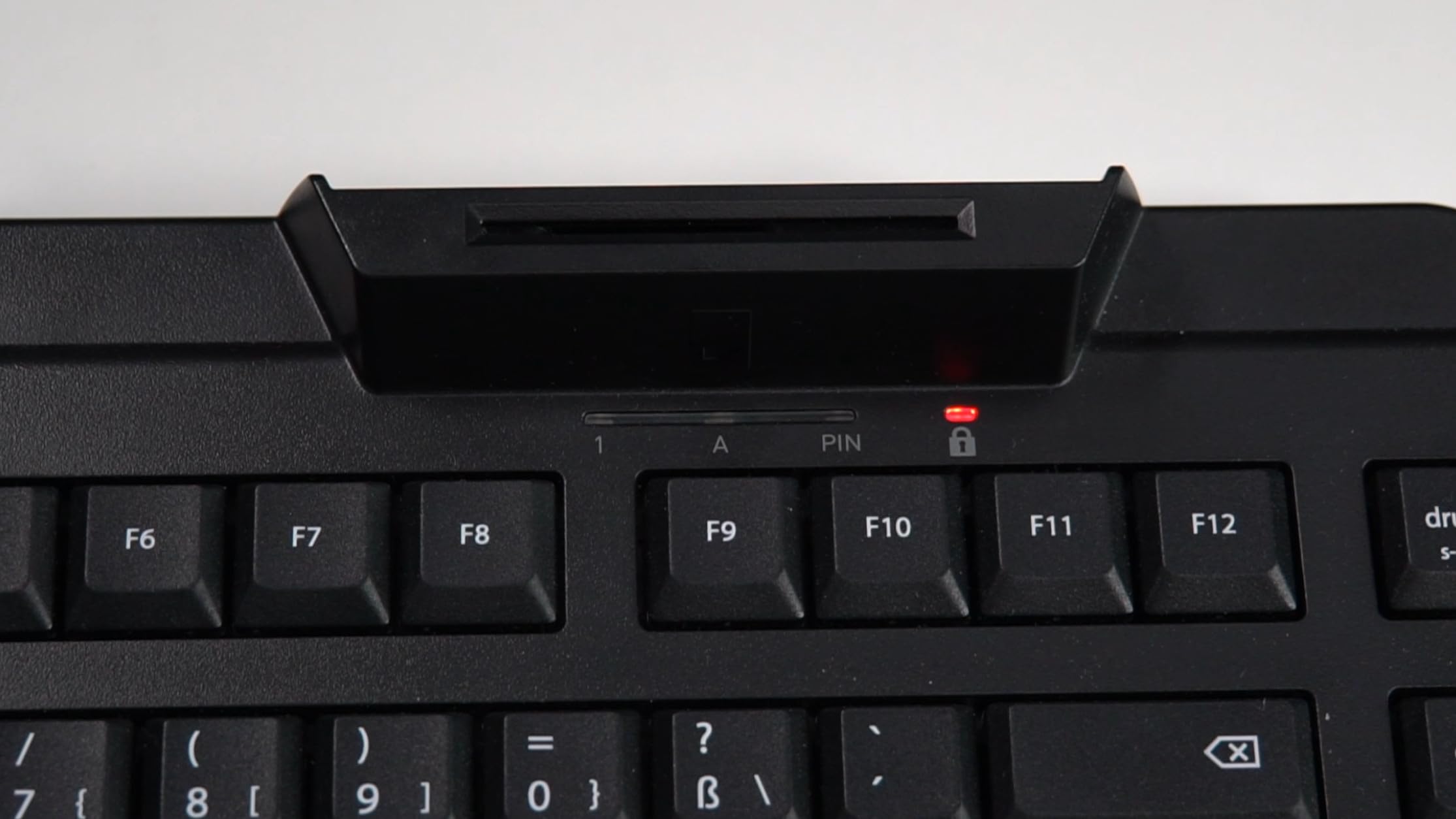 CHERRY Secure Board 1.0, Clavier Sécurisé Filaire avec Lecteur de Carte et Interface RFID/NFC, Disposition Belge (AZERTY), Connexion USB-A, Noir