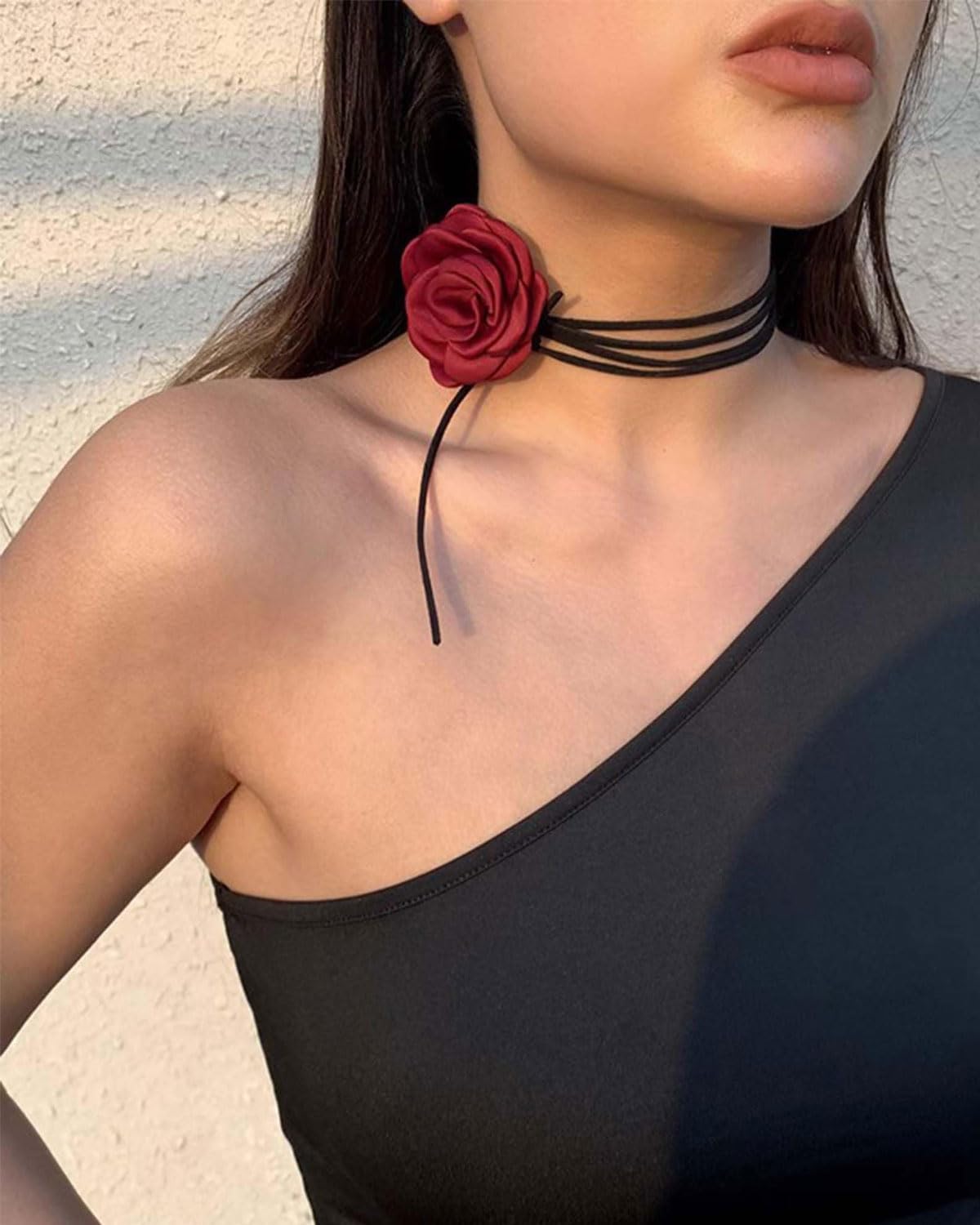 Collana girocollo brillante con pendente motivo fiore in zirconi - Chic